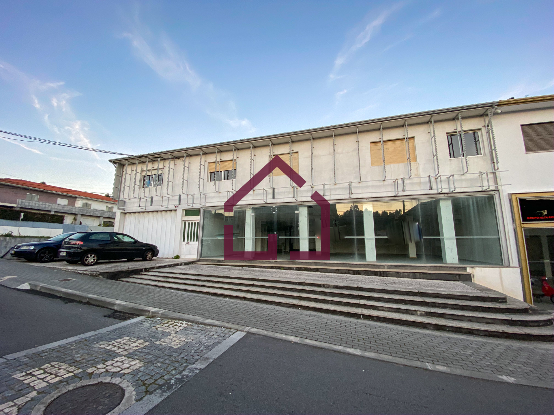 Armazém com loja - Fornos - Retoma de Banco