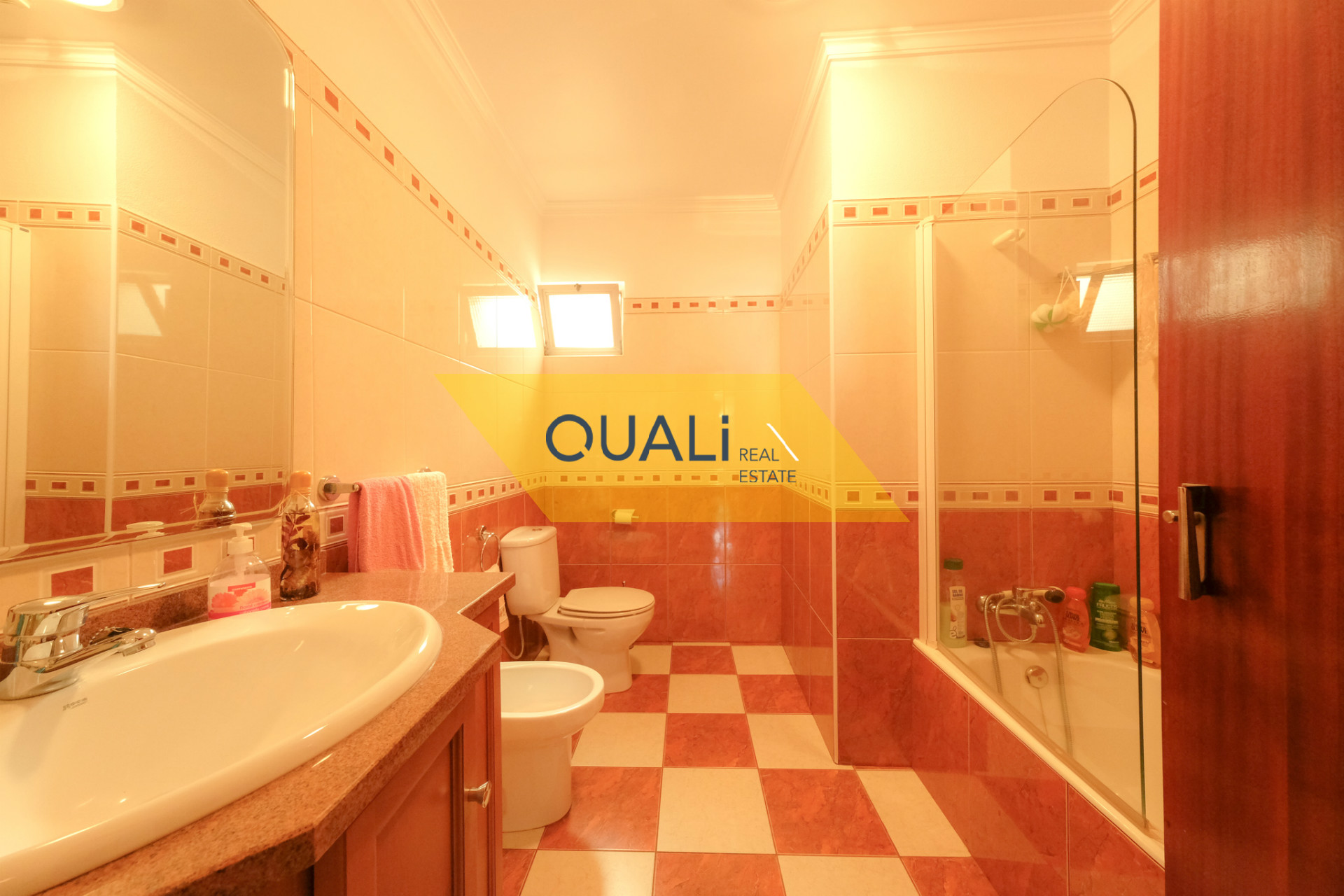  Fabulous 7 Bedroom Villa in Monte- Funchal - Madeira Island € 420.000,00