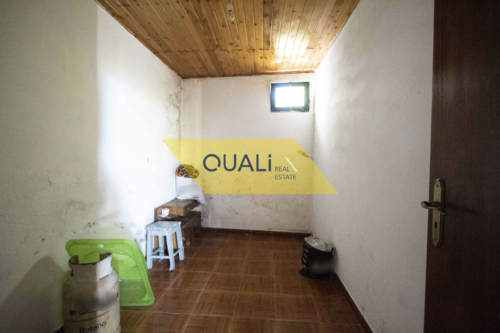 Prédio de três andares composto por dois t2 e um t3, Ribeira Brava - Vista Mar €80.000,00