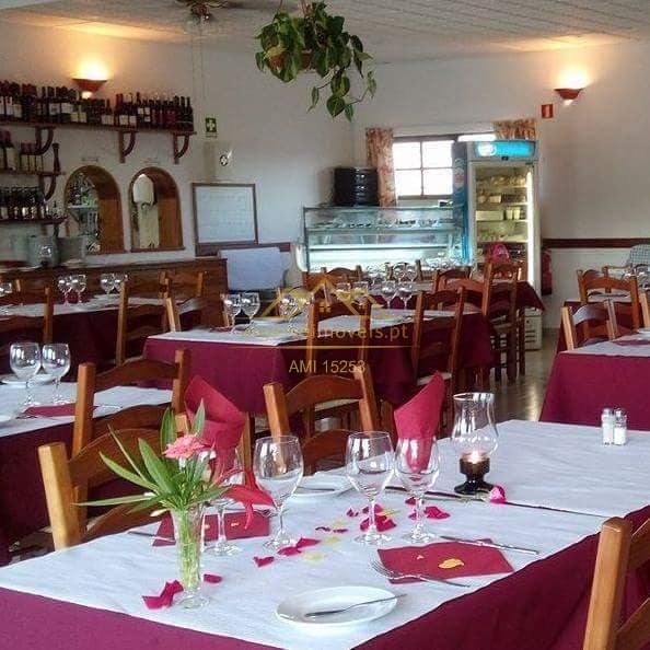 Restaurante na Galé com grande área de terreno