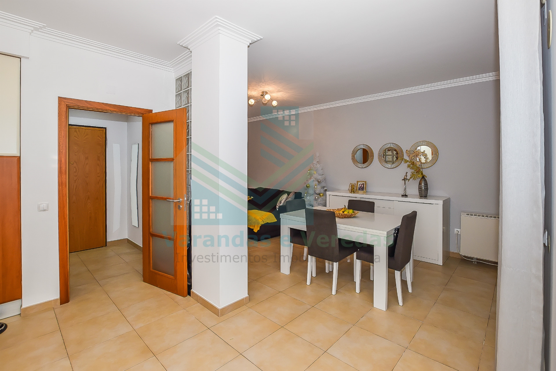 2 间卧室的公寓在门控社区在恩特龙卡门托