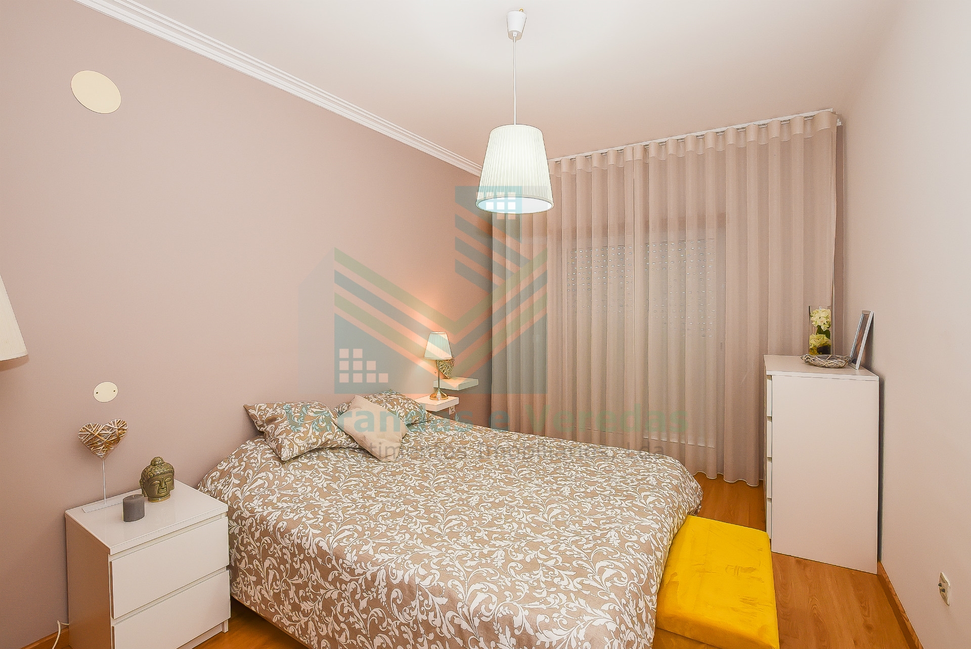 2 间卧室的公寓在门控社区在恩特龙卡门托