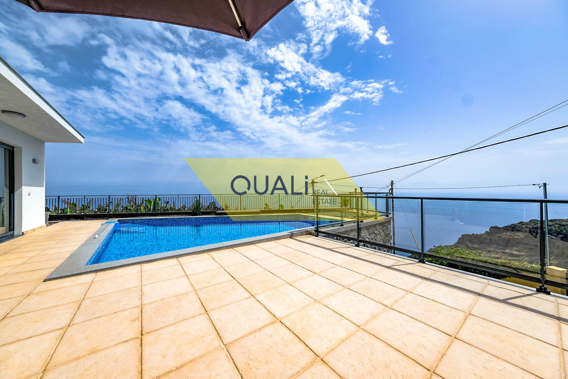 Detached house with pool in Calheta - Madeira Island - € 395.000,00