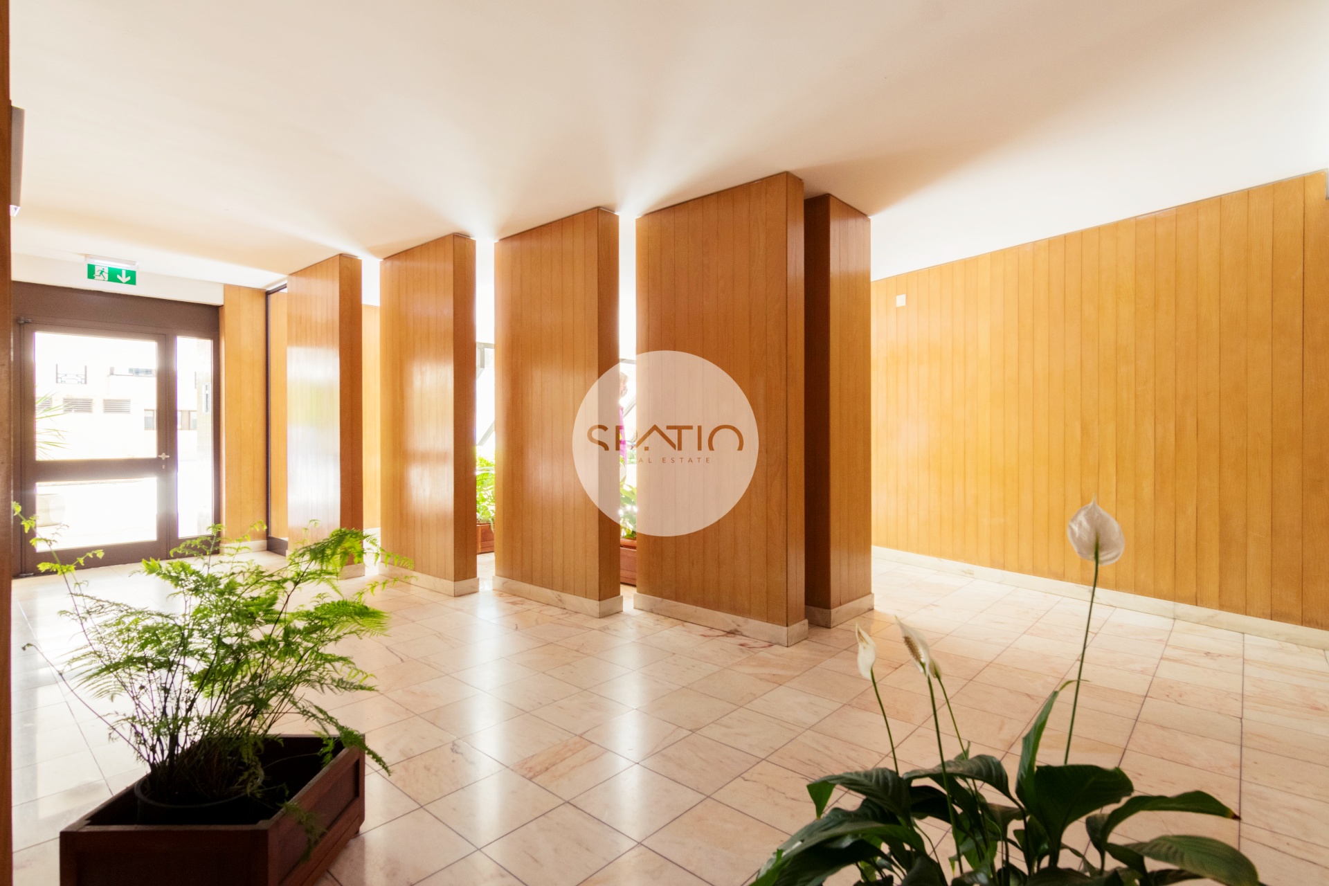 Apartamento T4 * Rua Oliveira Monteiro