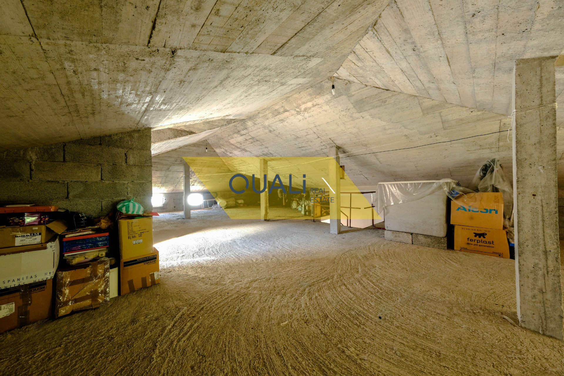 Moradia isolada t3 com garagem grande e sótão com vista mar por € 205.000,00