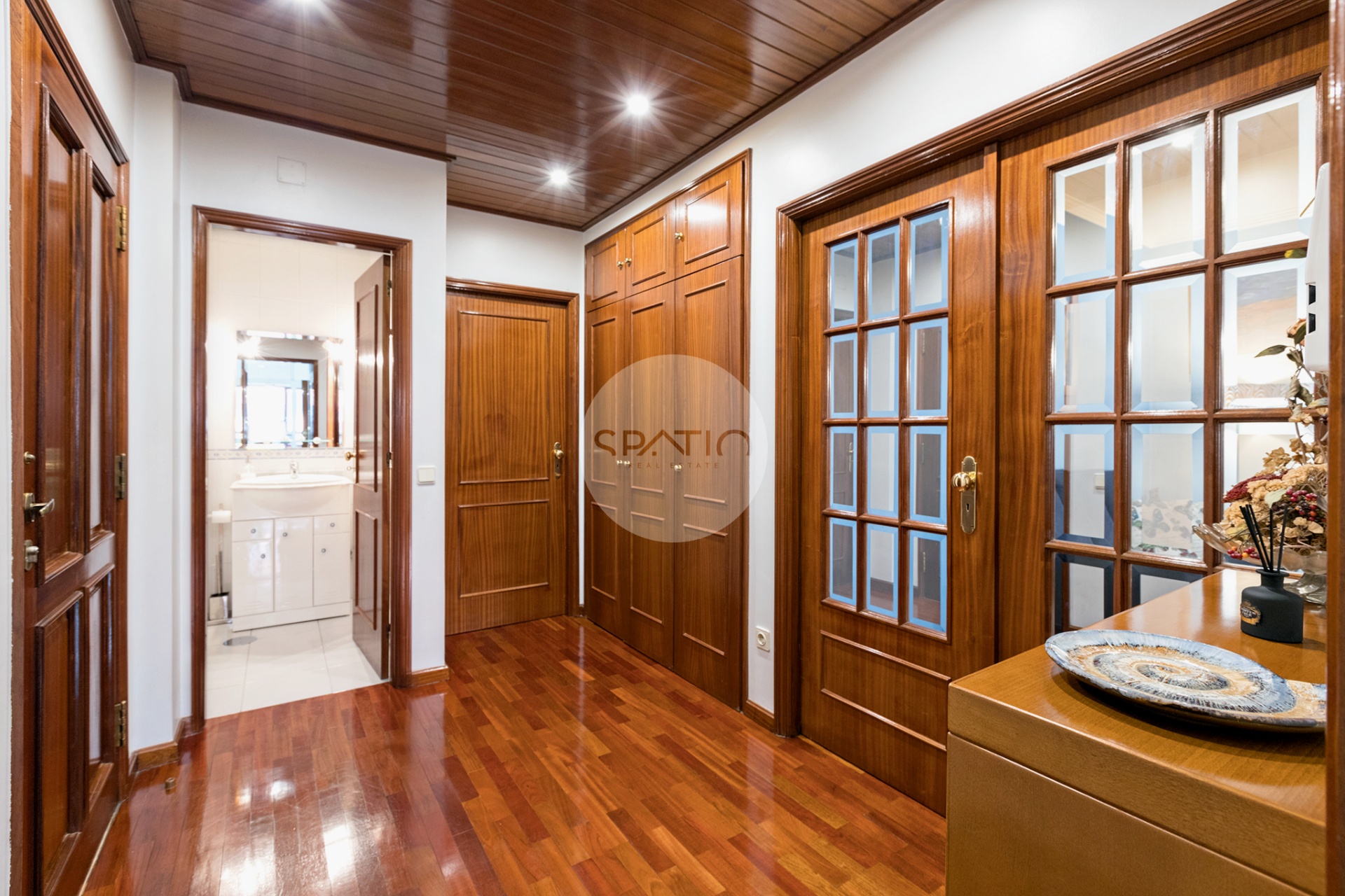 Apartamento T2 com garagem * Caulinos