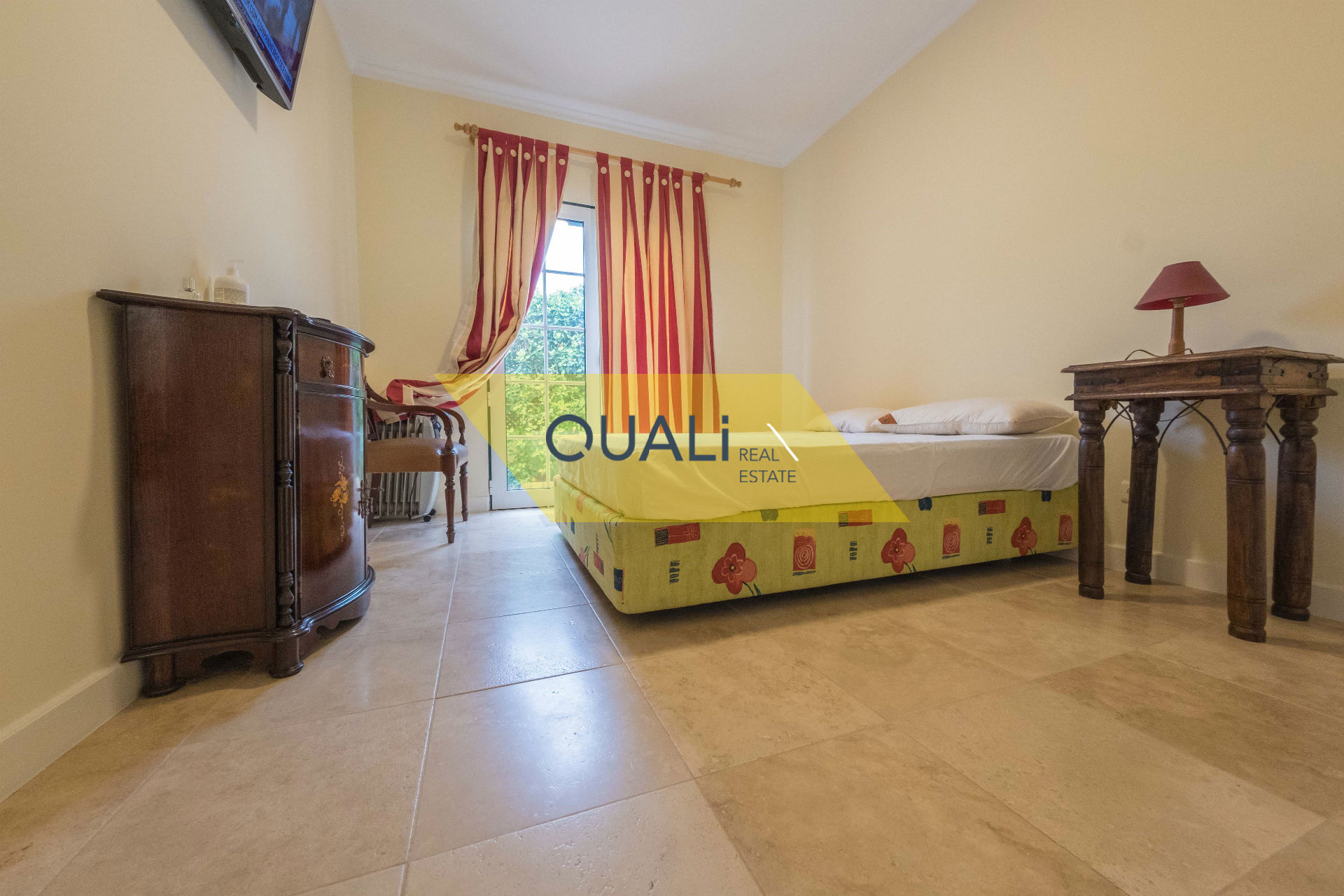 Casa independiente 4 dormitorios- En venta, insertada en Quinta Salgado-Porto Santo - € 780,000.00