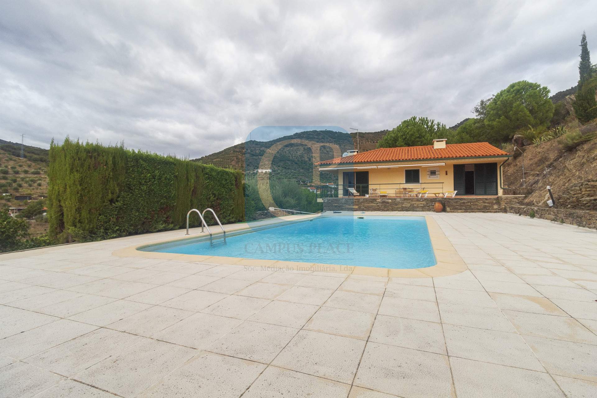 Quinta no Alto Douro Vinhateiro