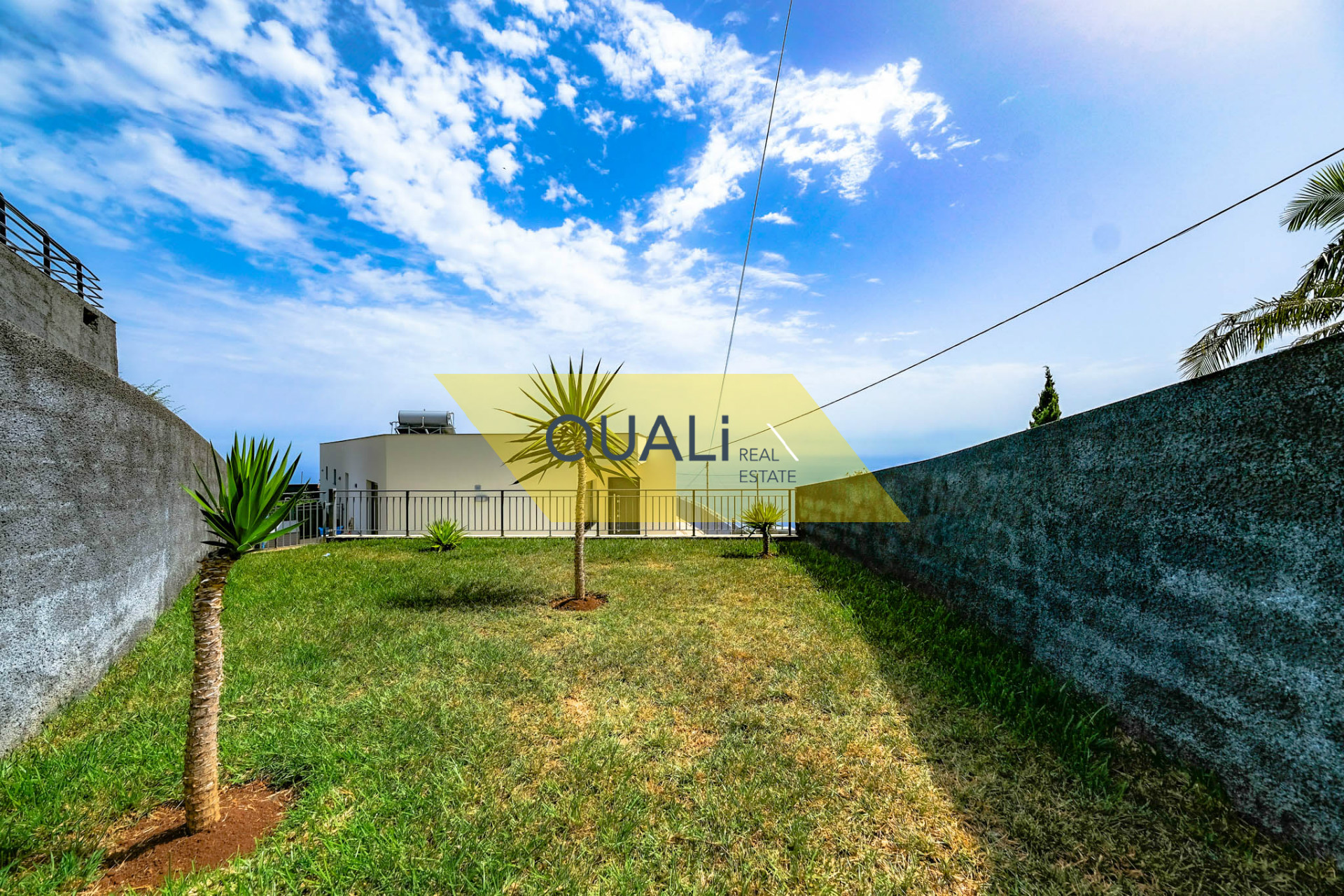 Detached house with pool in Calheta - Madeira Island - € 395.000,00