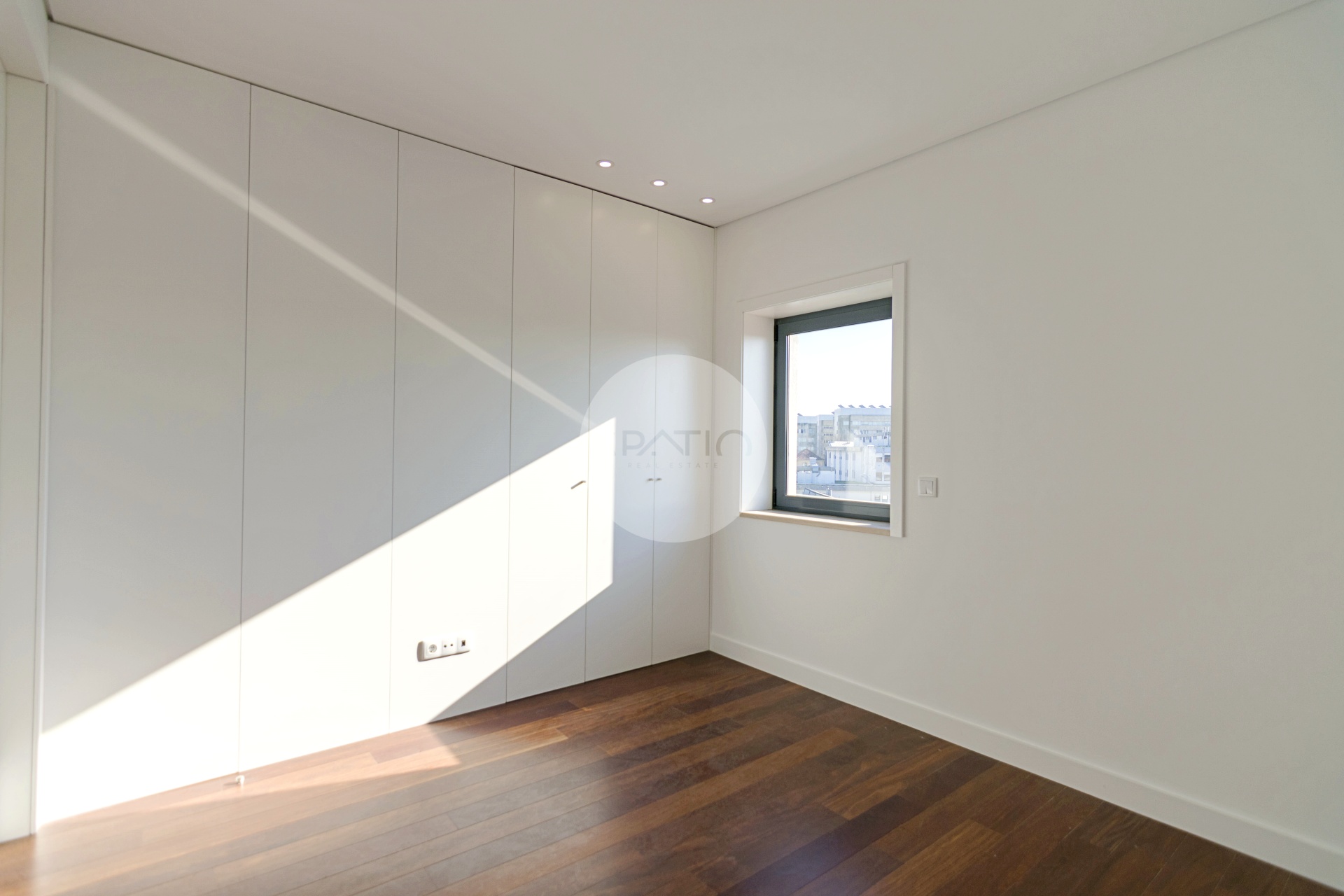 Apartamento T4 Novo * Rotunda da Boavista