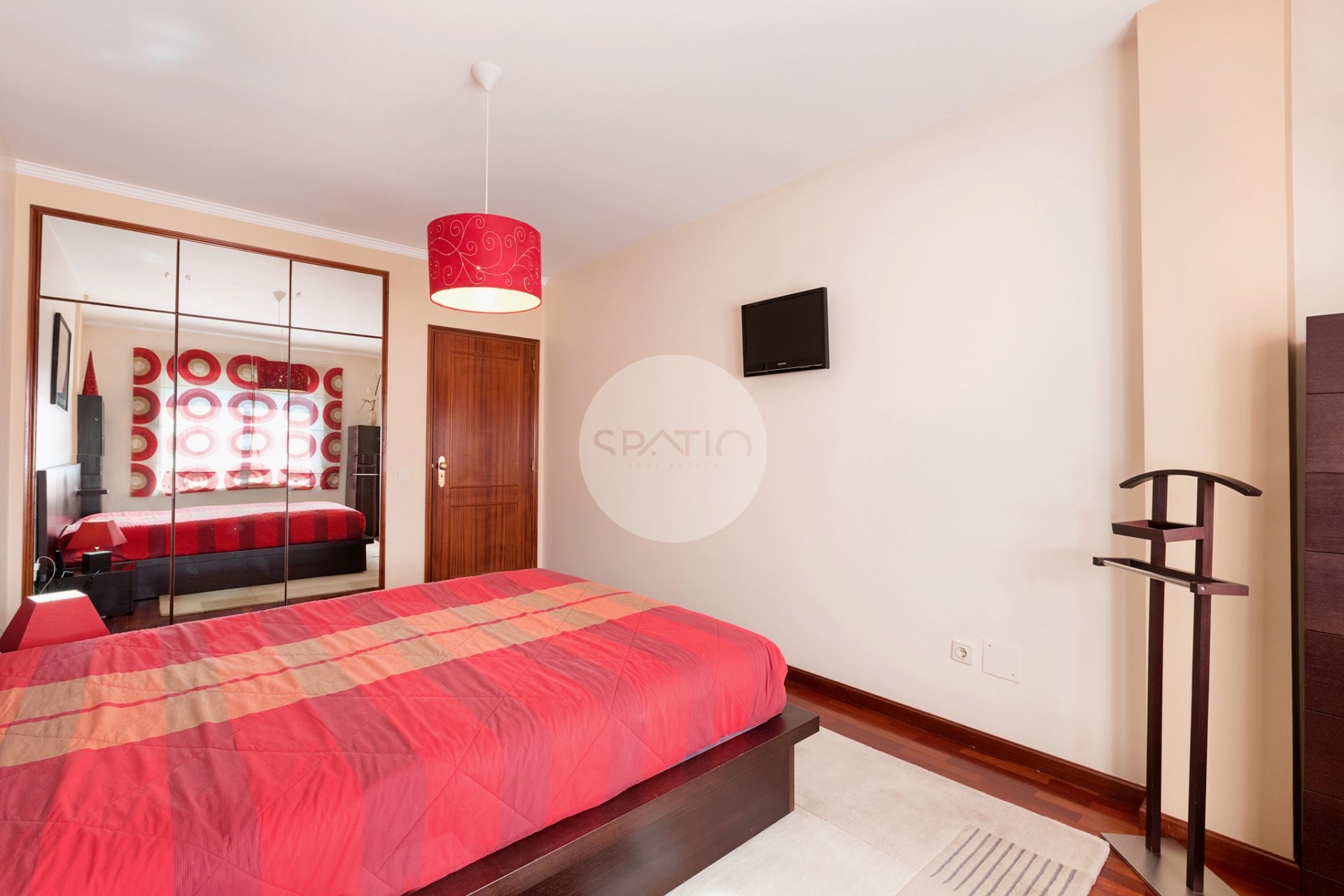 Apartamento T2 com garagem * Caulinos