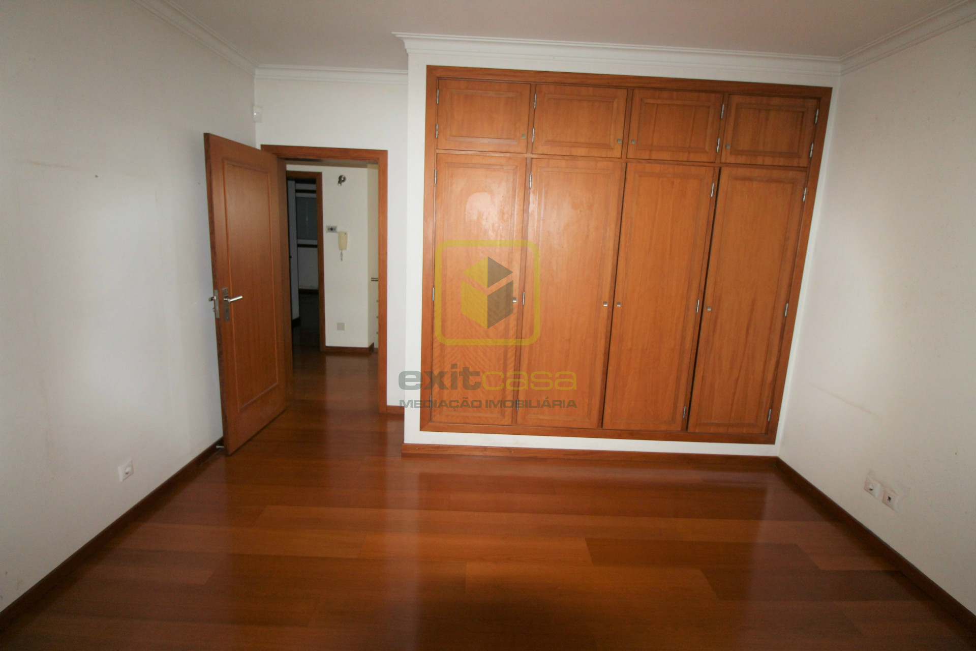 Semi-detached house T4