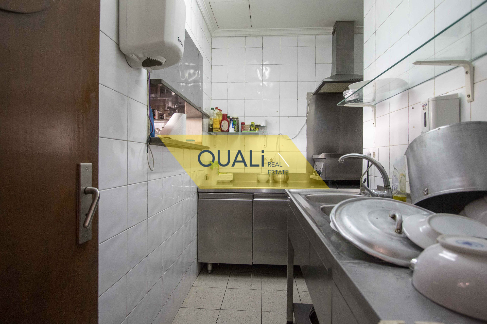 Loja comercial para venda no centro do Funchal -Baixa de Preço - €175.000,00  Aceitam-se Propostas