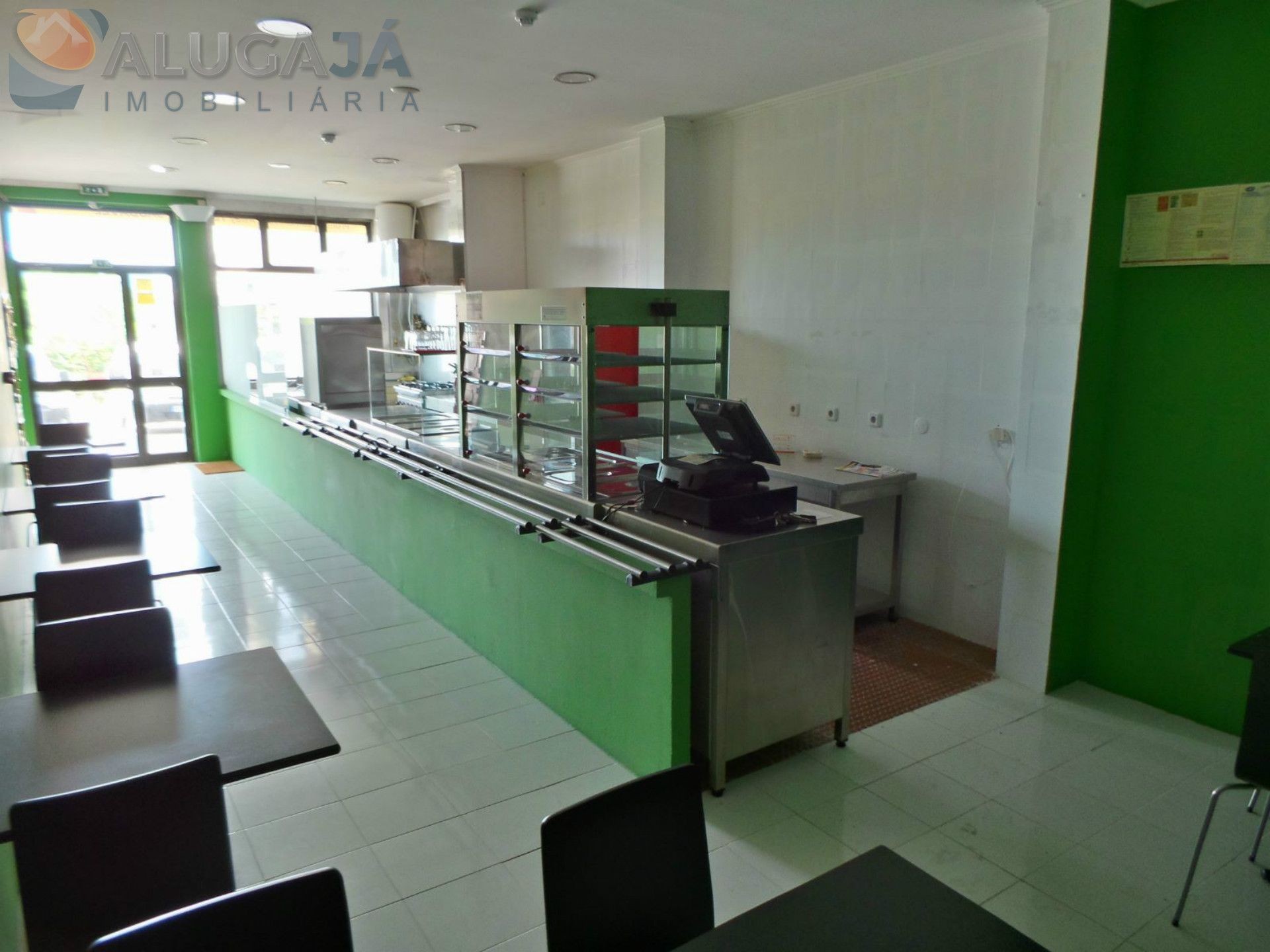 Loja comercial em São Marcos para o ramo da restauração e take-away