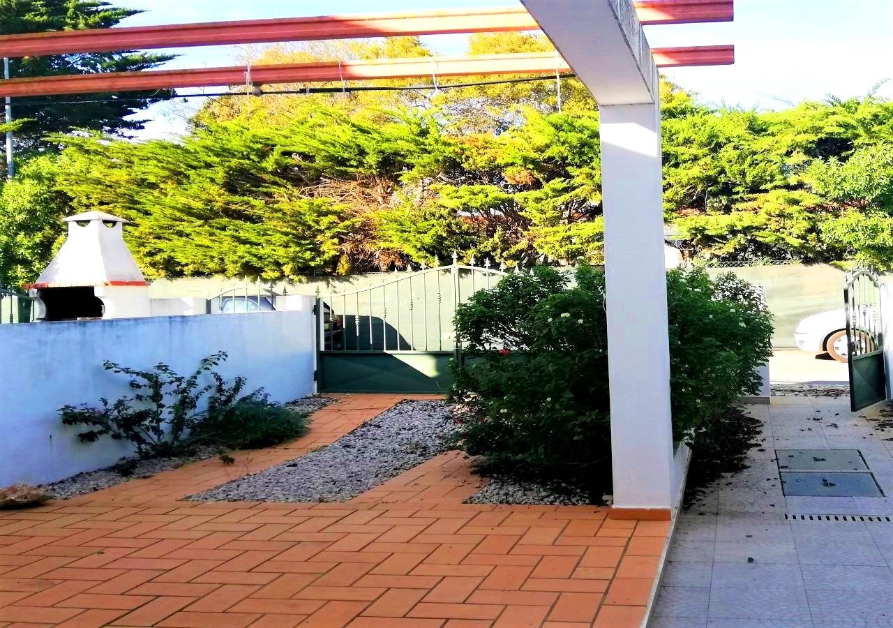 Espacio trasero de la casa