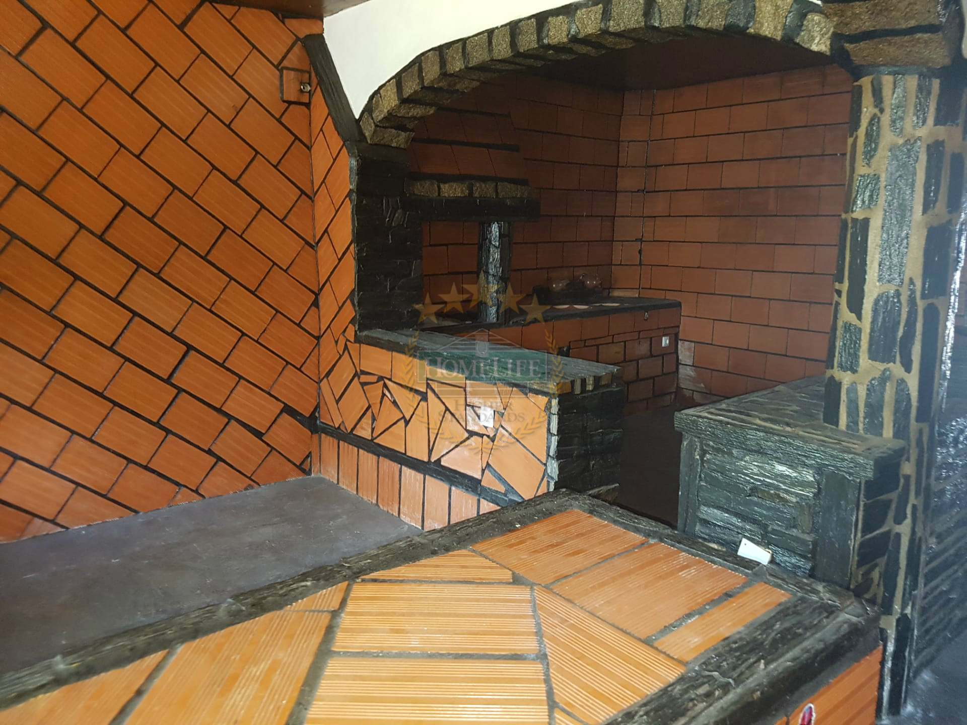 House T4