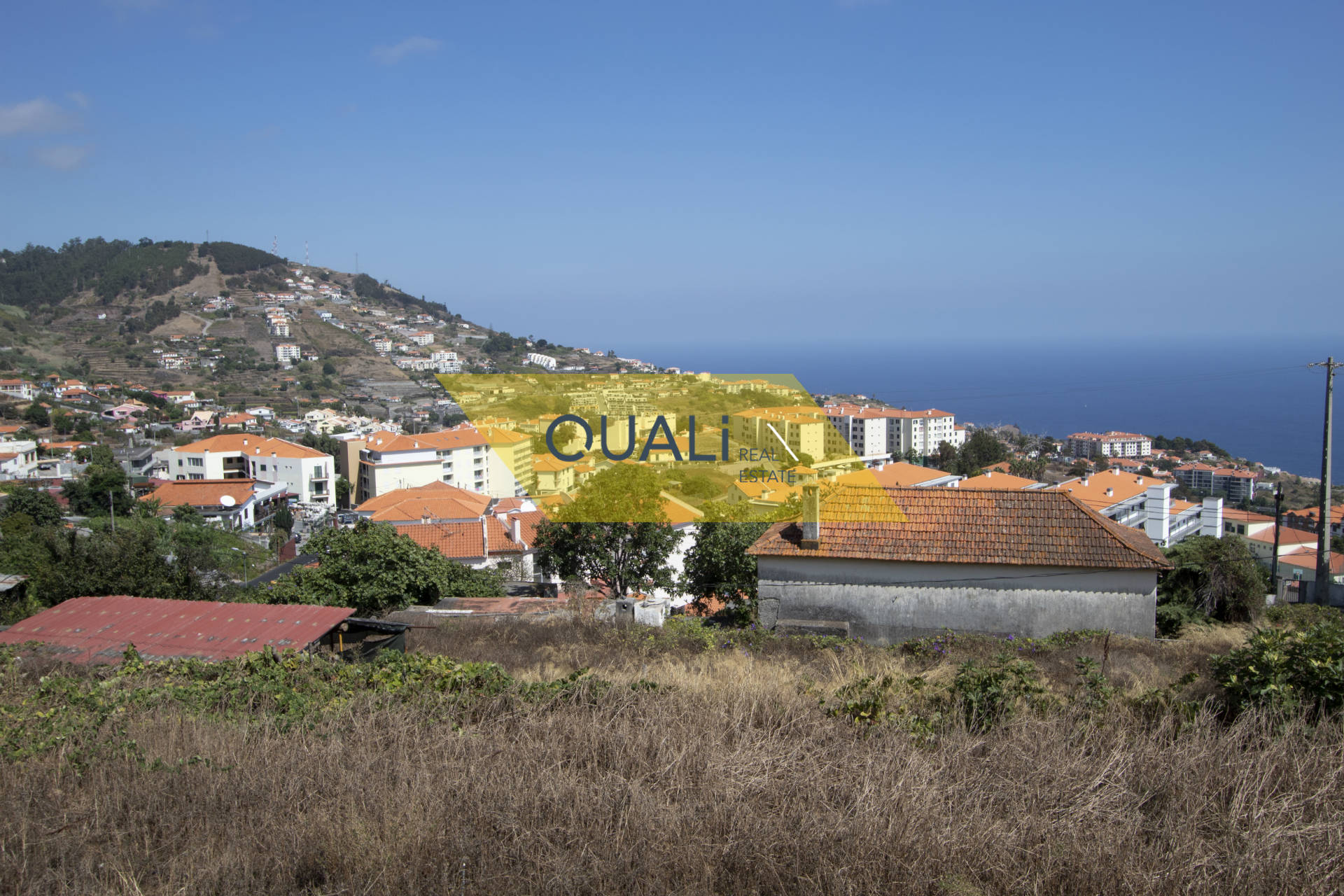 Moradia para Remodelar com Terreno de 5030 m2 no Caniço - Ilha da Madeira. €497.000,00