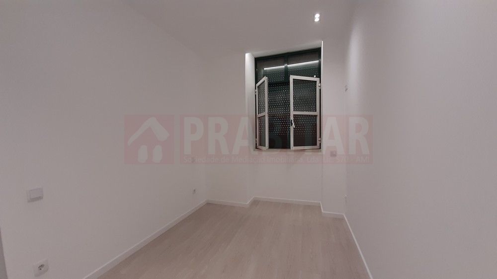 Apartamento T1+1 À Praça da República