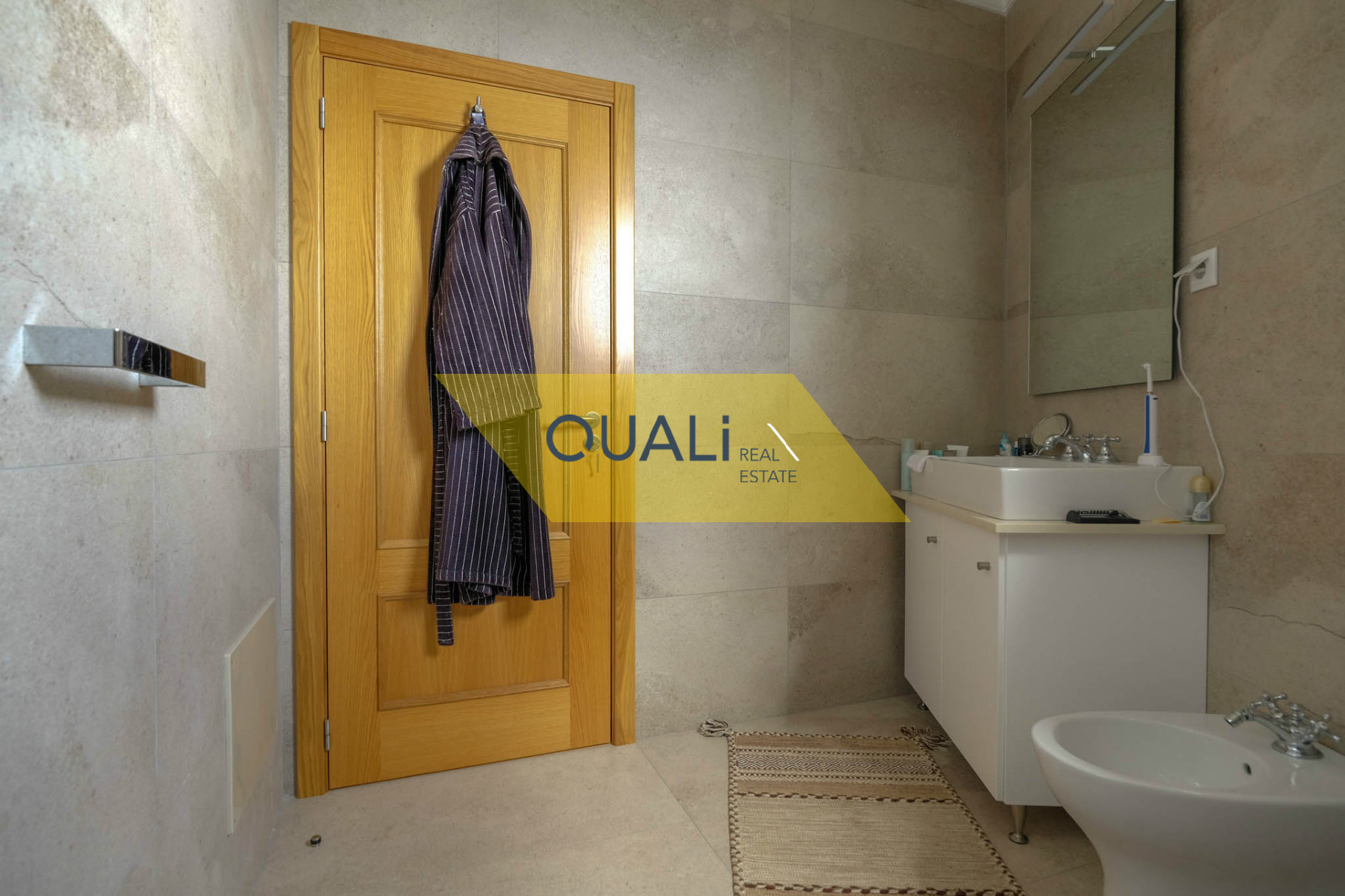 Detached house with pool in Calheta - Madeira Island - € 395.000,00