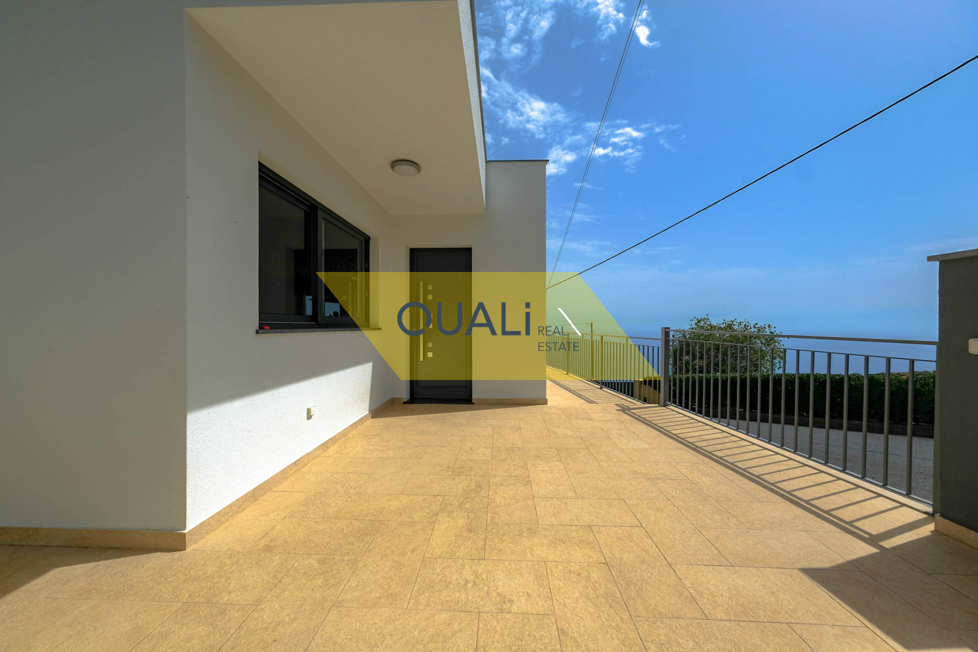 Detached house with pool in Calheta - Madeira Island - € 395.000,00