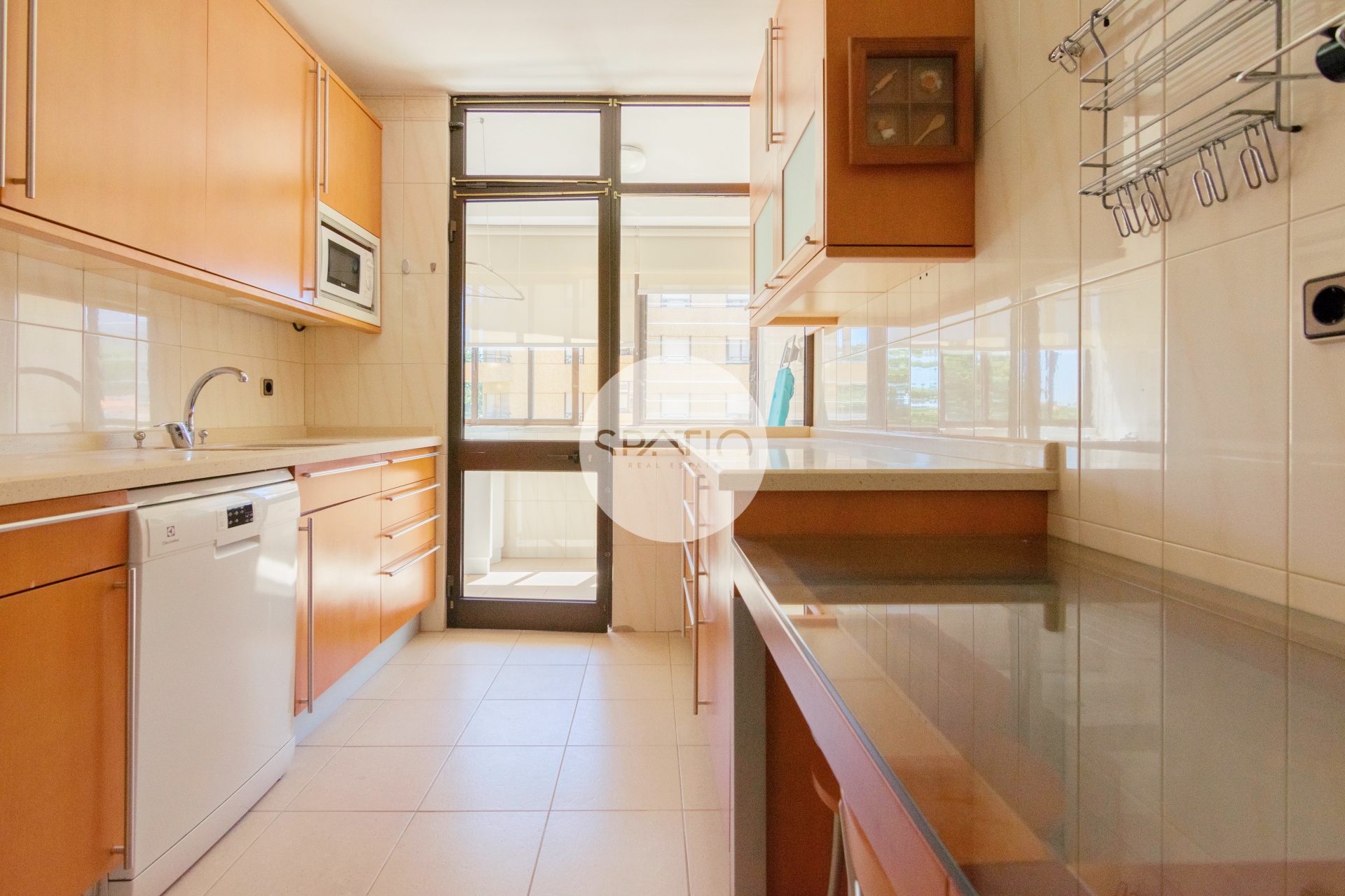 Apartamento T4 * Rua Oliveira Monteiro