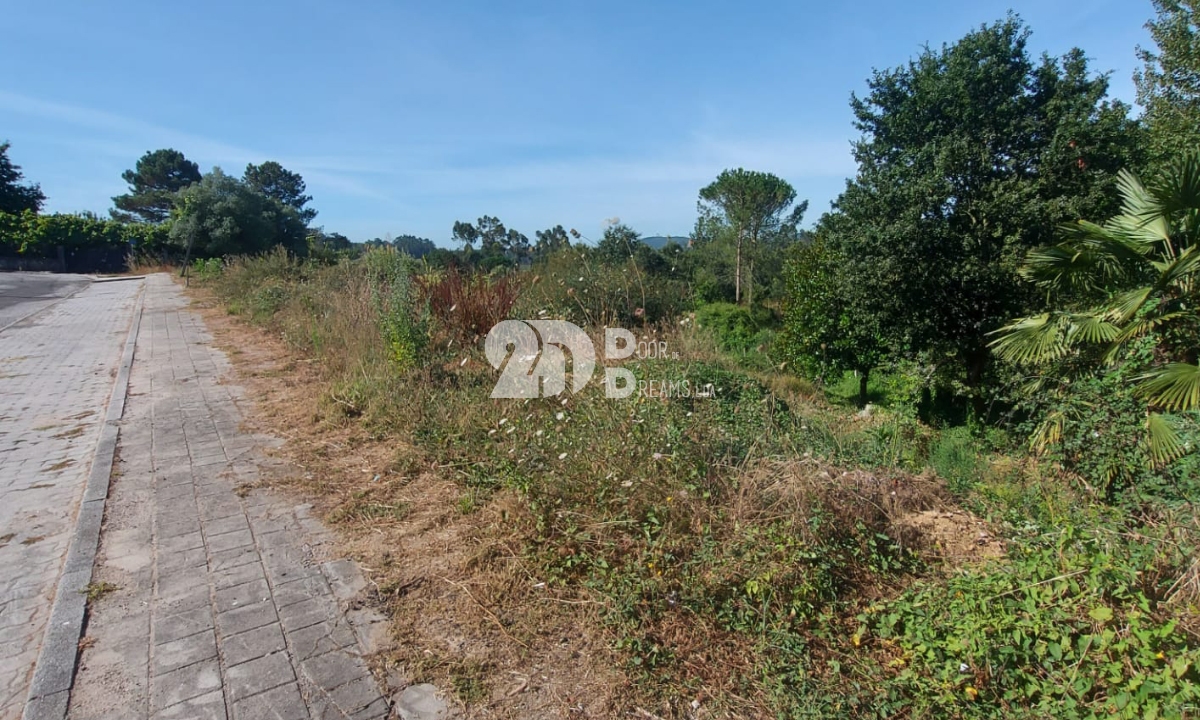 Lote de terreno Lemenhe