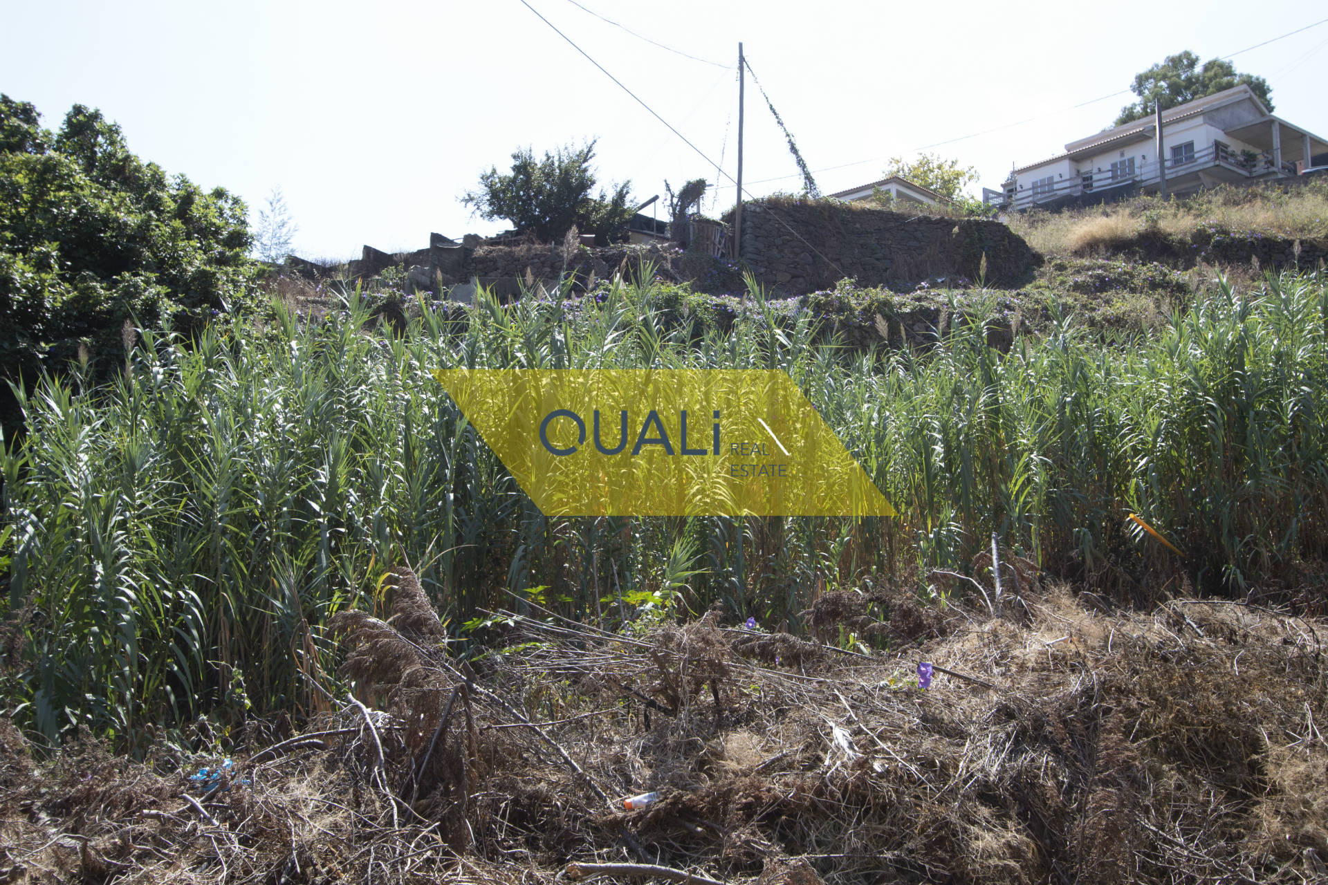 Moradia para Remodelar com Terreno de 5030 m2 no Caniço - Ilha da Madeira. €497.000,00