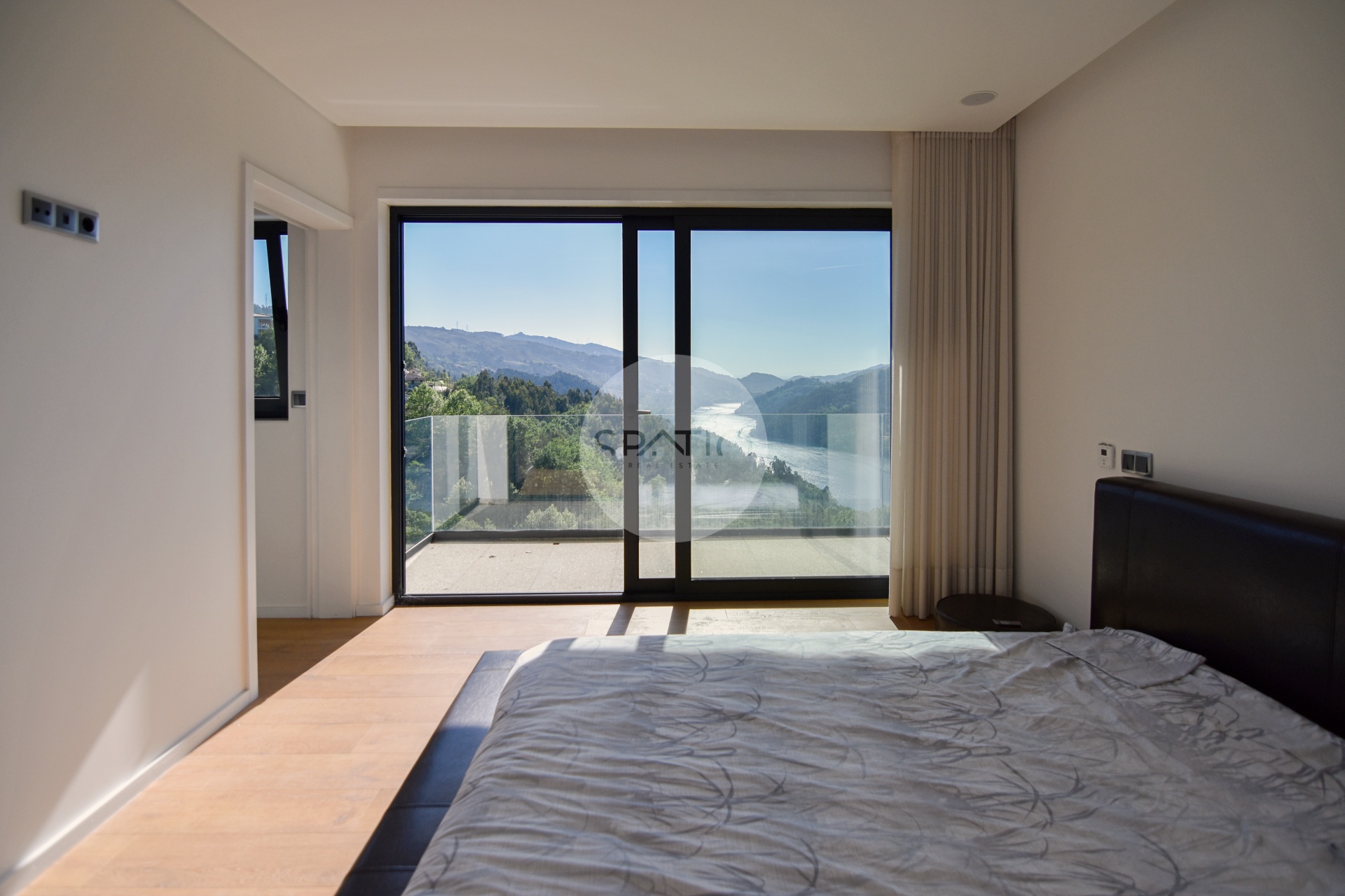 Moradia T2  NOVA - Caniçada * Gerês