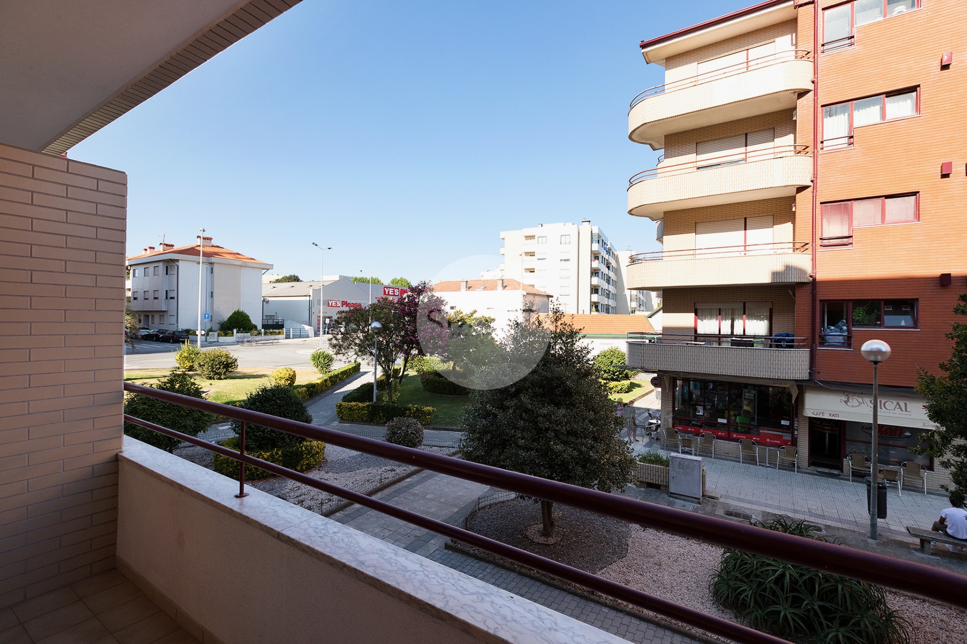 Apartamento T2 com garagem * Caulinos