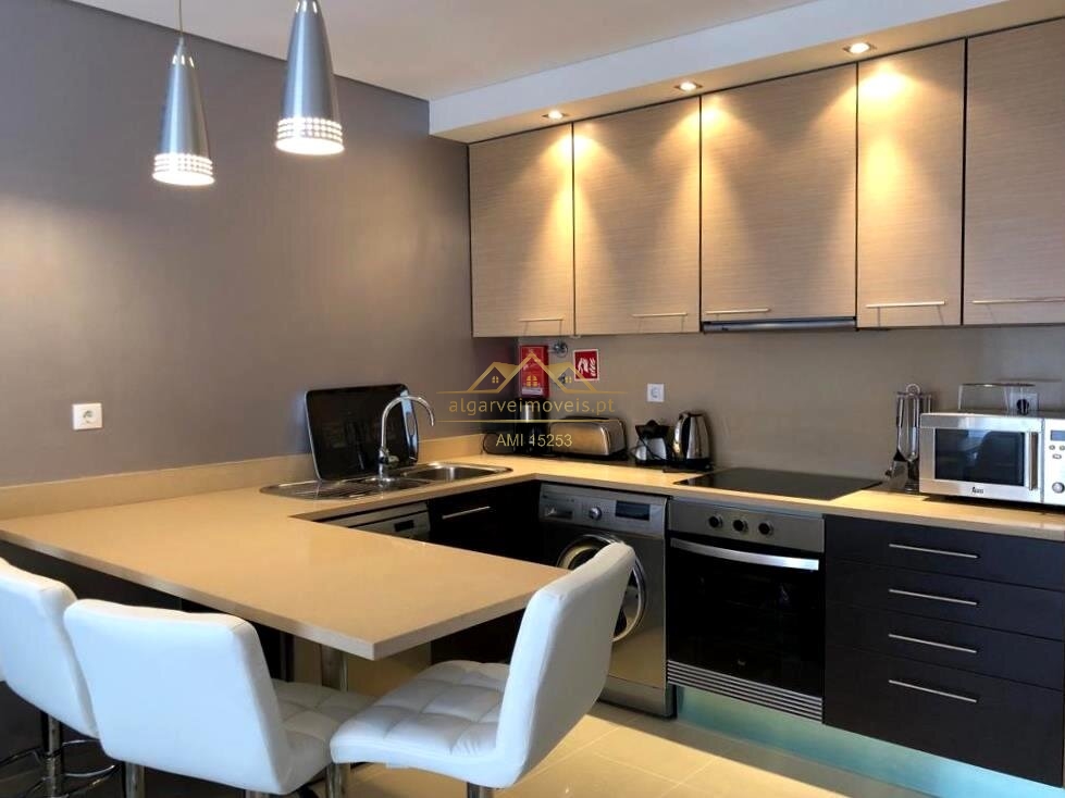 Apartamento T1 + 1 a 800 metros da praia