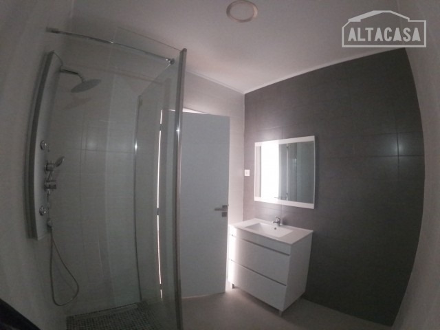 Semi-detached house T2