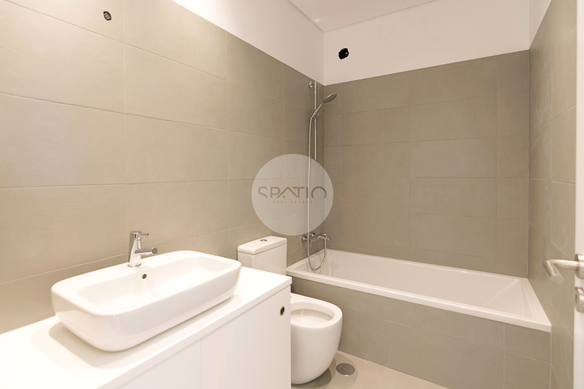 Apartamento T3 Renovado * Rotunda da Boavista