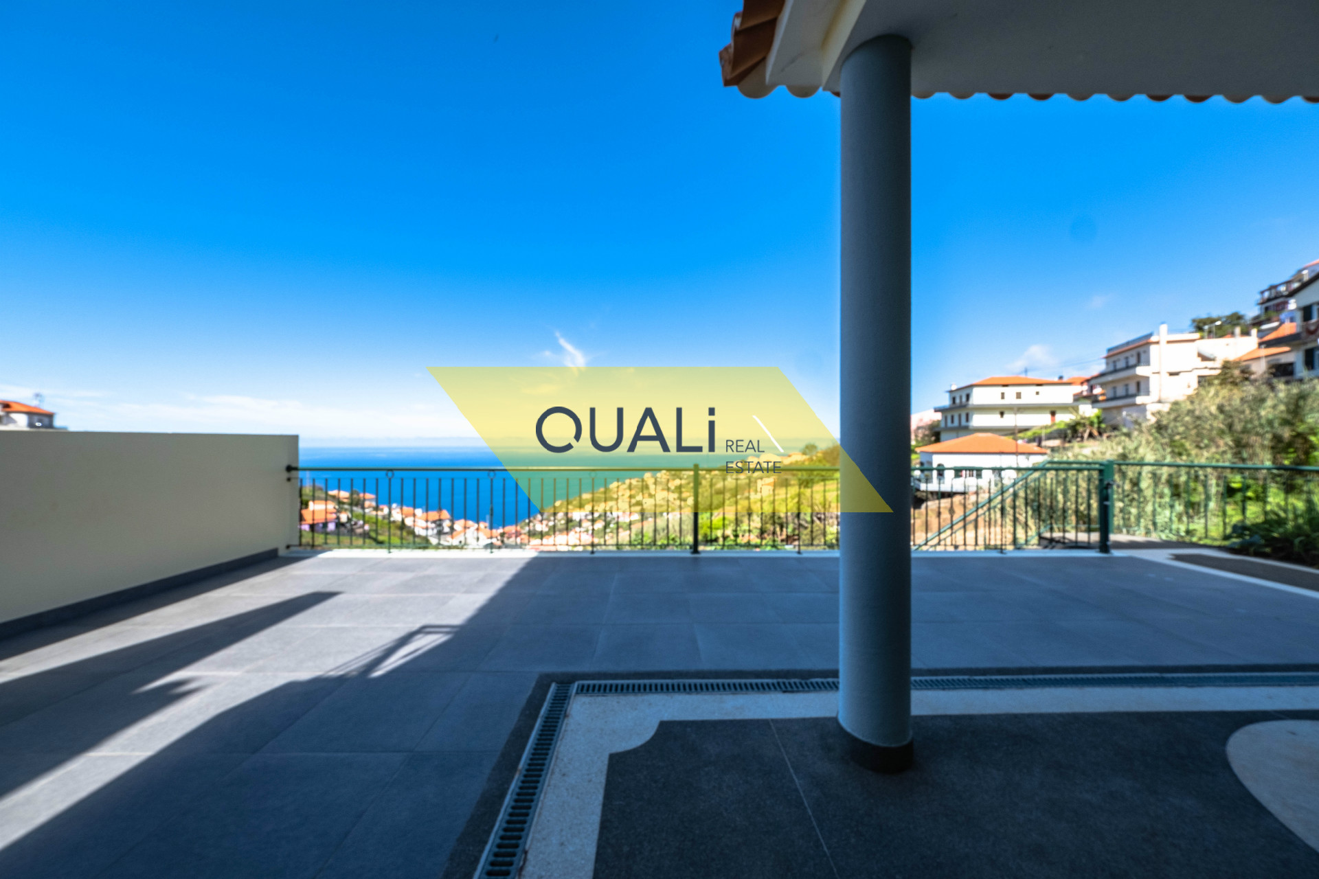 Moradia v3 com vista mar em Ribeira Brava - € 220.000,00