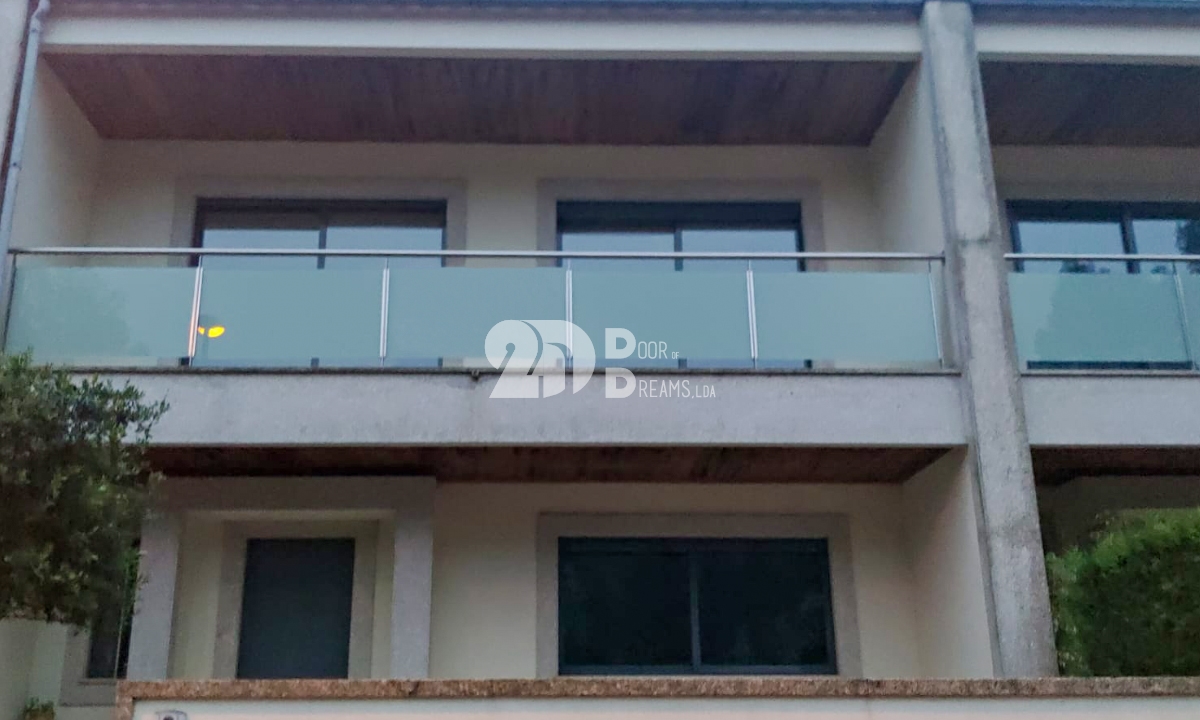 Moradia T4 em banda Nine