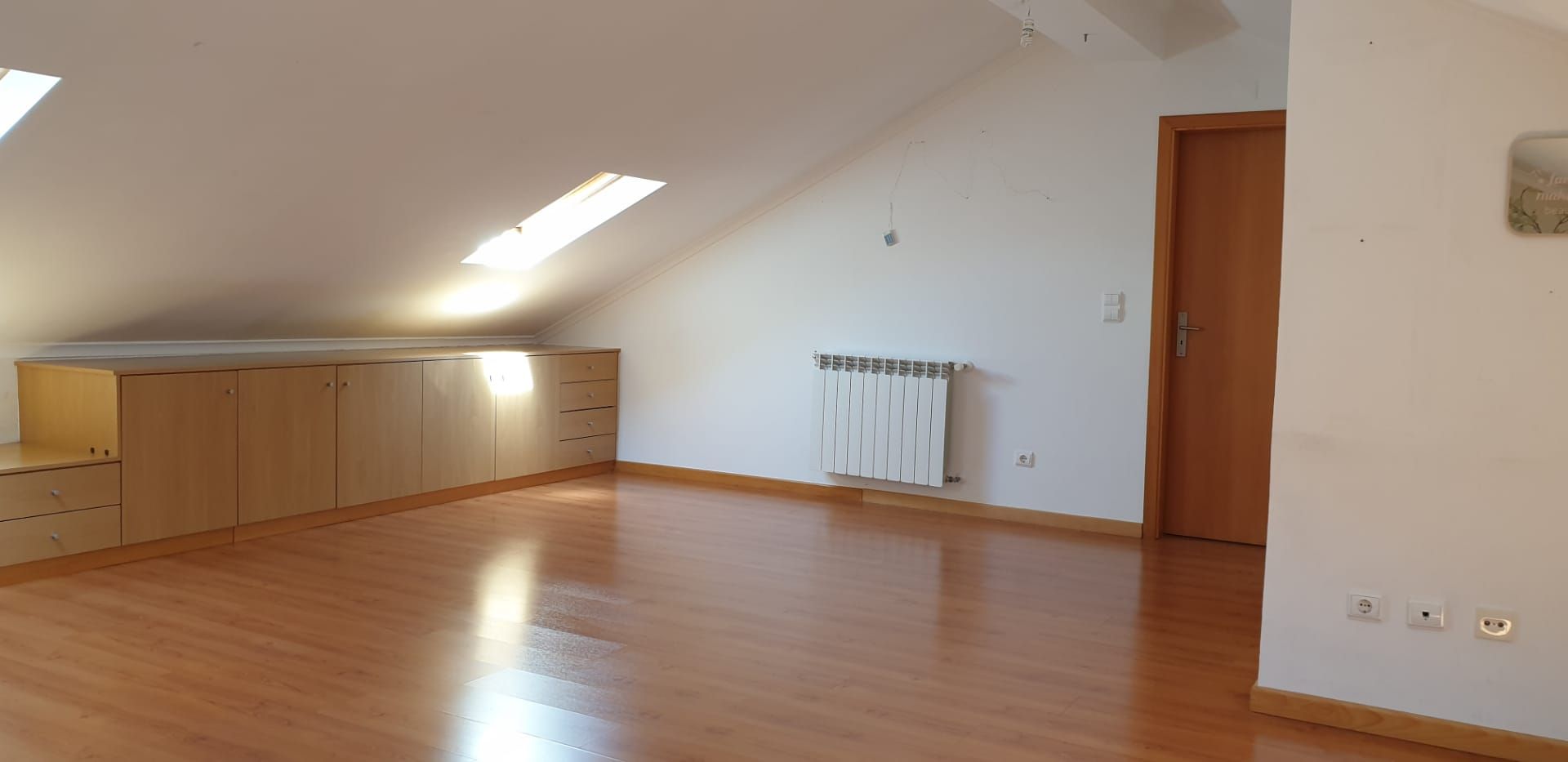 ARRENDA-SE APARTAMENTO T2 COM SÓTÃO EM S.MARTINHO DO BISPO