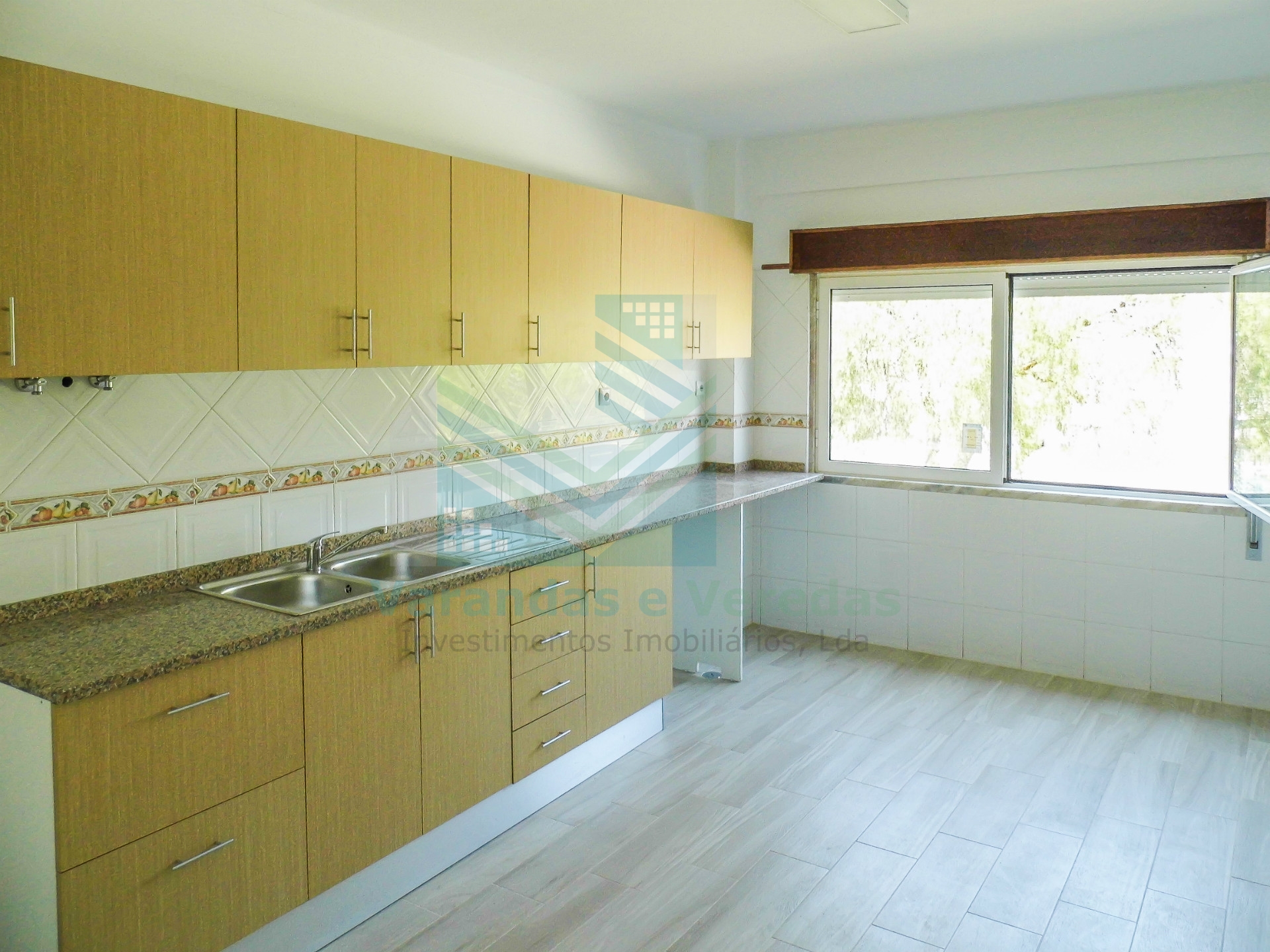 Apartment T3 Refurbished and with garage Entroncamento