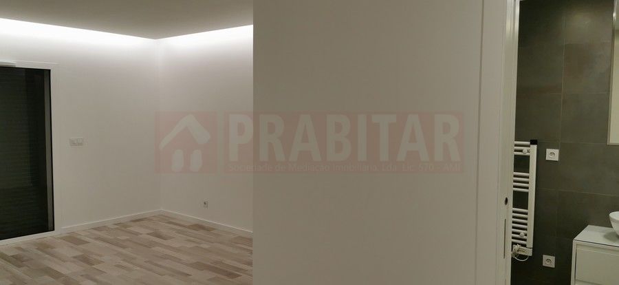 Apartamento T5 Novo em Santa Clara
