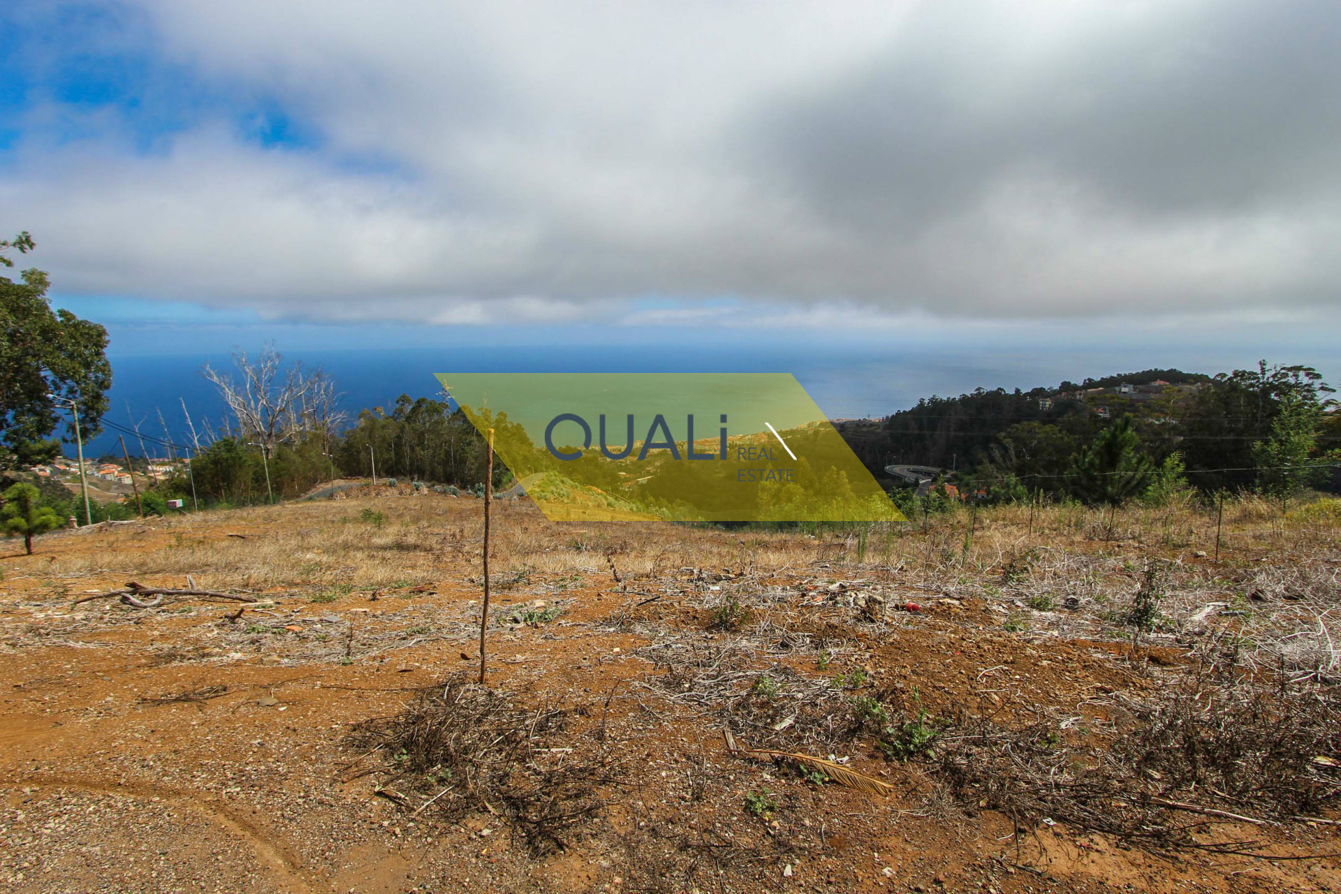 Grundstück mit 3140m2 - Caniço  - € 90.000,00