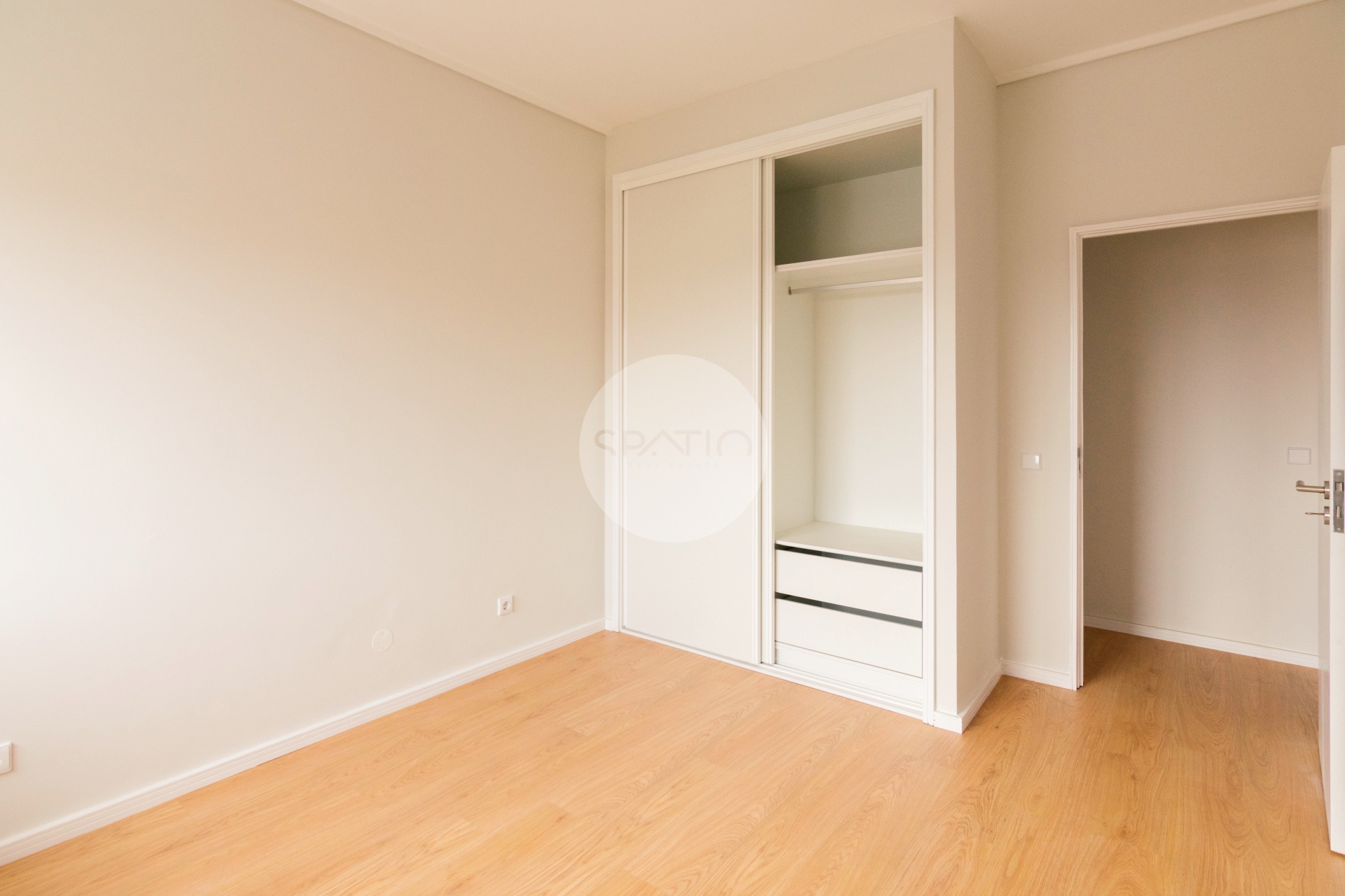 Apartamento T3 renovado com Box * São Mamede de Infesta