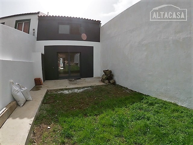 Semi-detached house T2