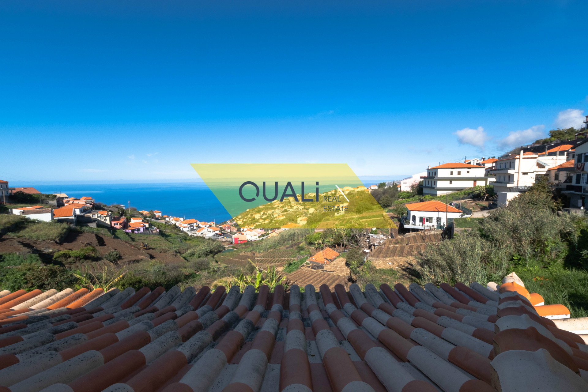 Moradia v3 com vista mar em Ribeira Brava - € 220.000,00