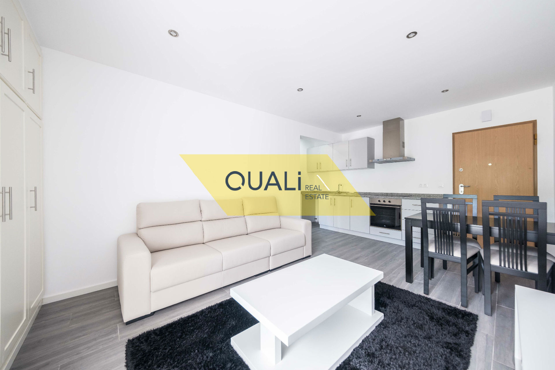 -Apartamento T1 no centro de Machico a dois minutos de zona balnear. €135.000,00