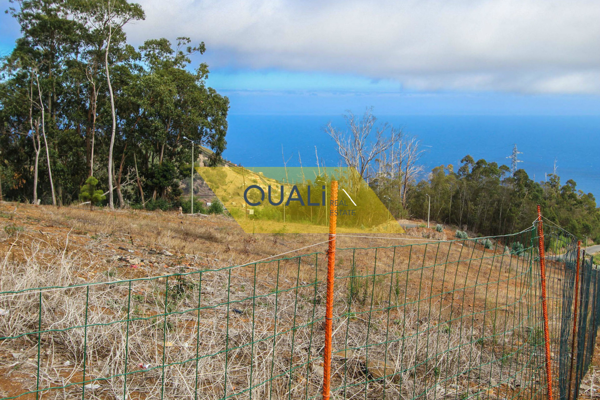 Grundstück mit 3140m2 - Caniço  - € 90.000,00