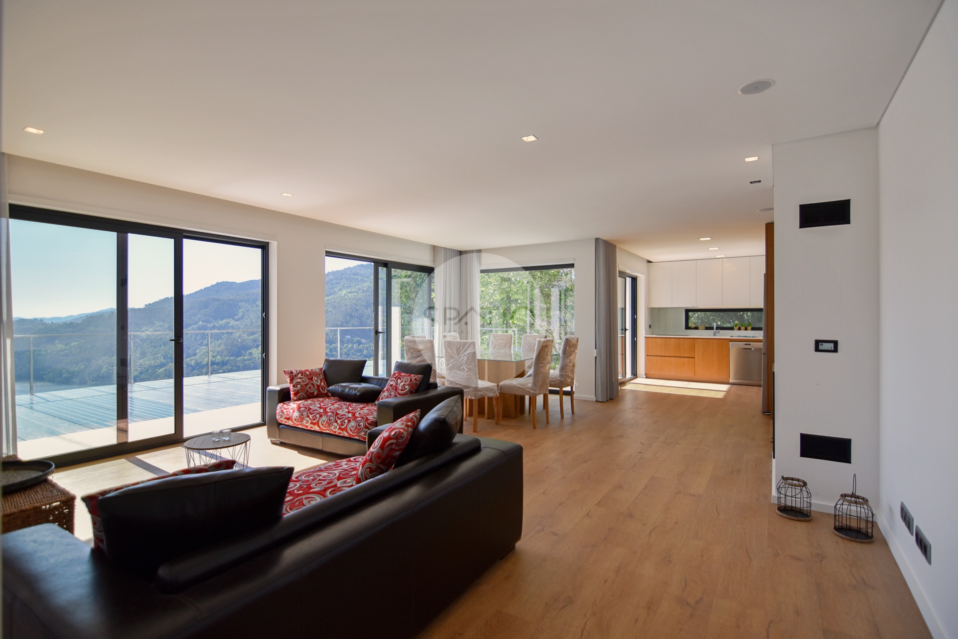 Moradia T2  NOVA - Caniçada * Gerês