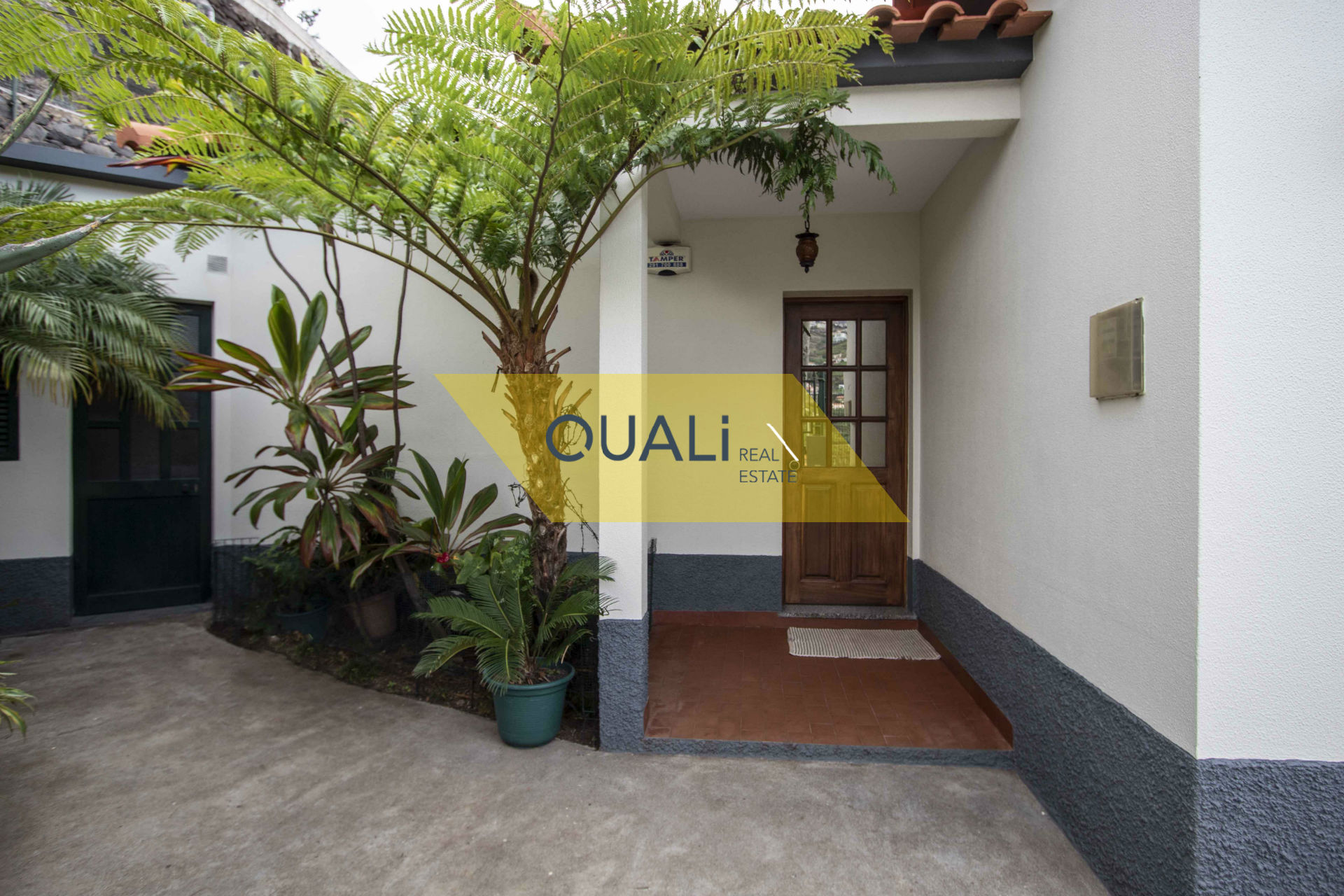 Moradia V3 Térrea, localizada em Câmara de Lobos - €250.000,00