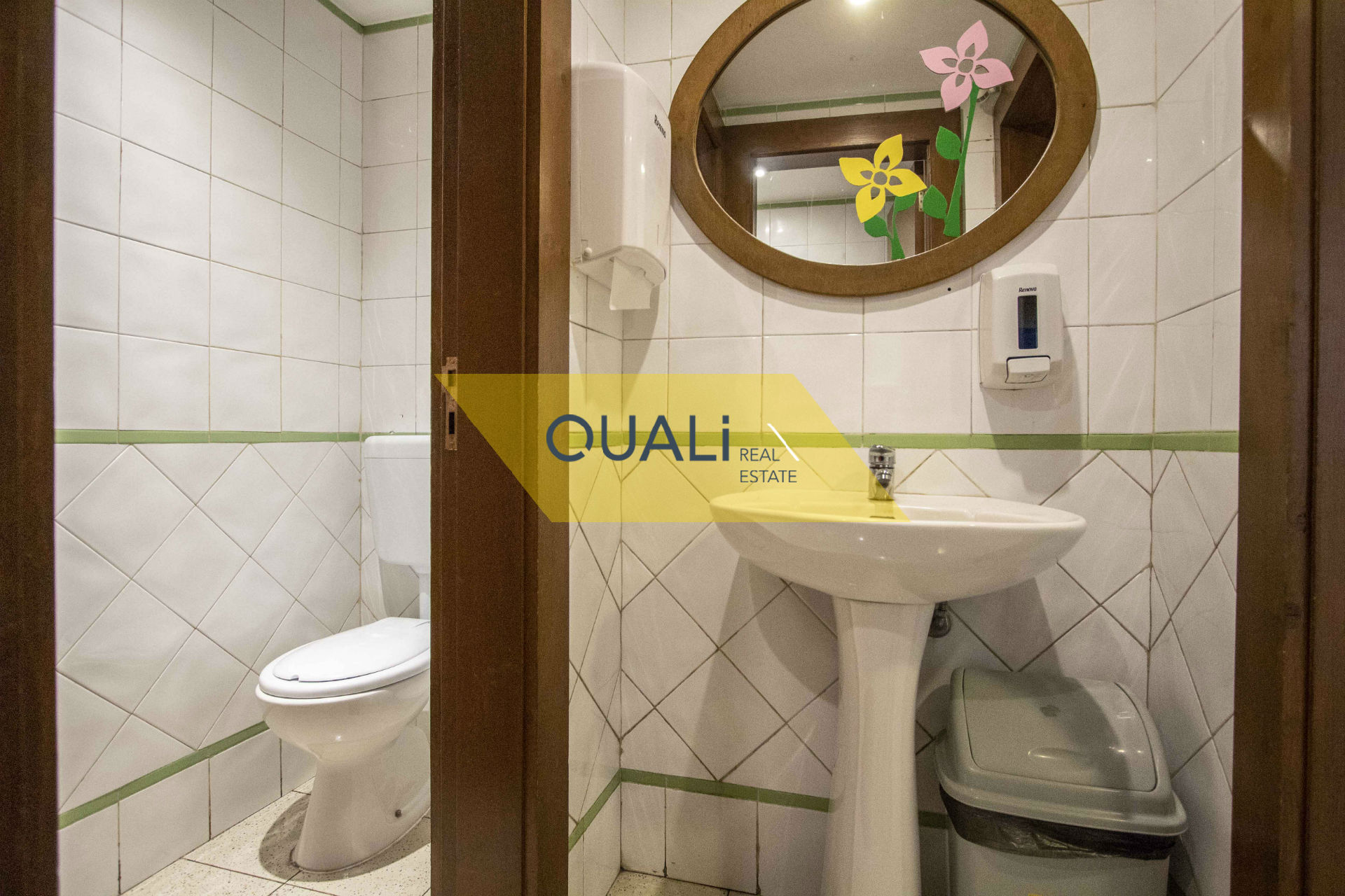 Loja comercial para venda no centro do Funchal -Baixa de Preço - €175.000,00  Aceitam-se Propostas