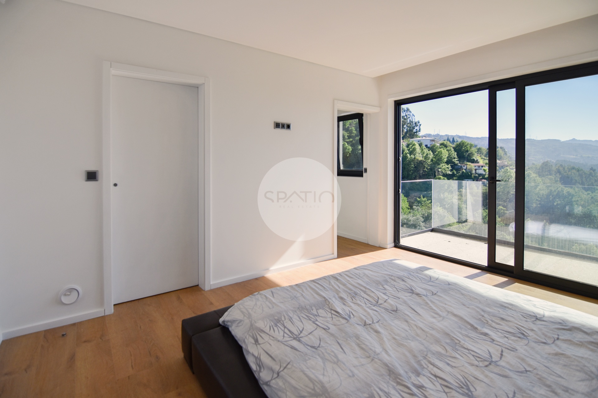 Moradia T2  NOVA - Caniçada * Gerês