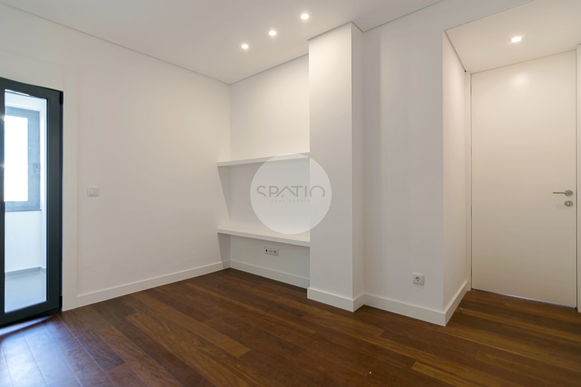 Apartamento T4 Novo * Rotunda da Boavista