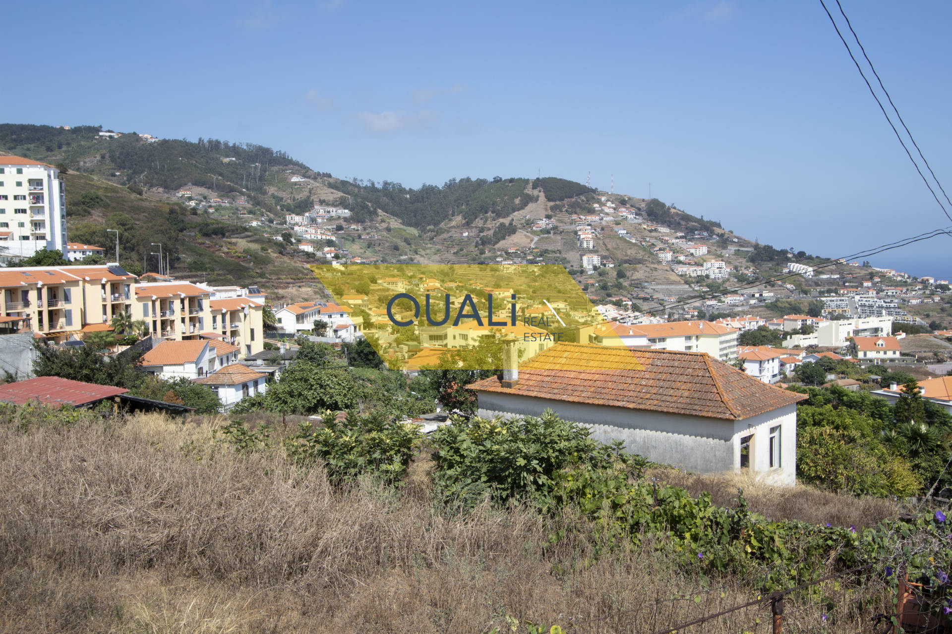 Moradia para Remodelar com Terreno de 5030 m2 no Caniço - Ilha da Madeira. €497.000,00