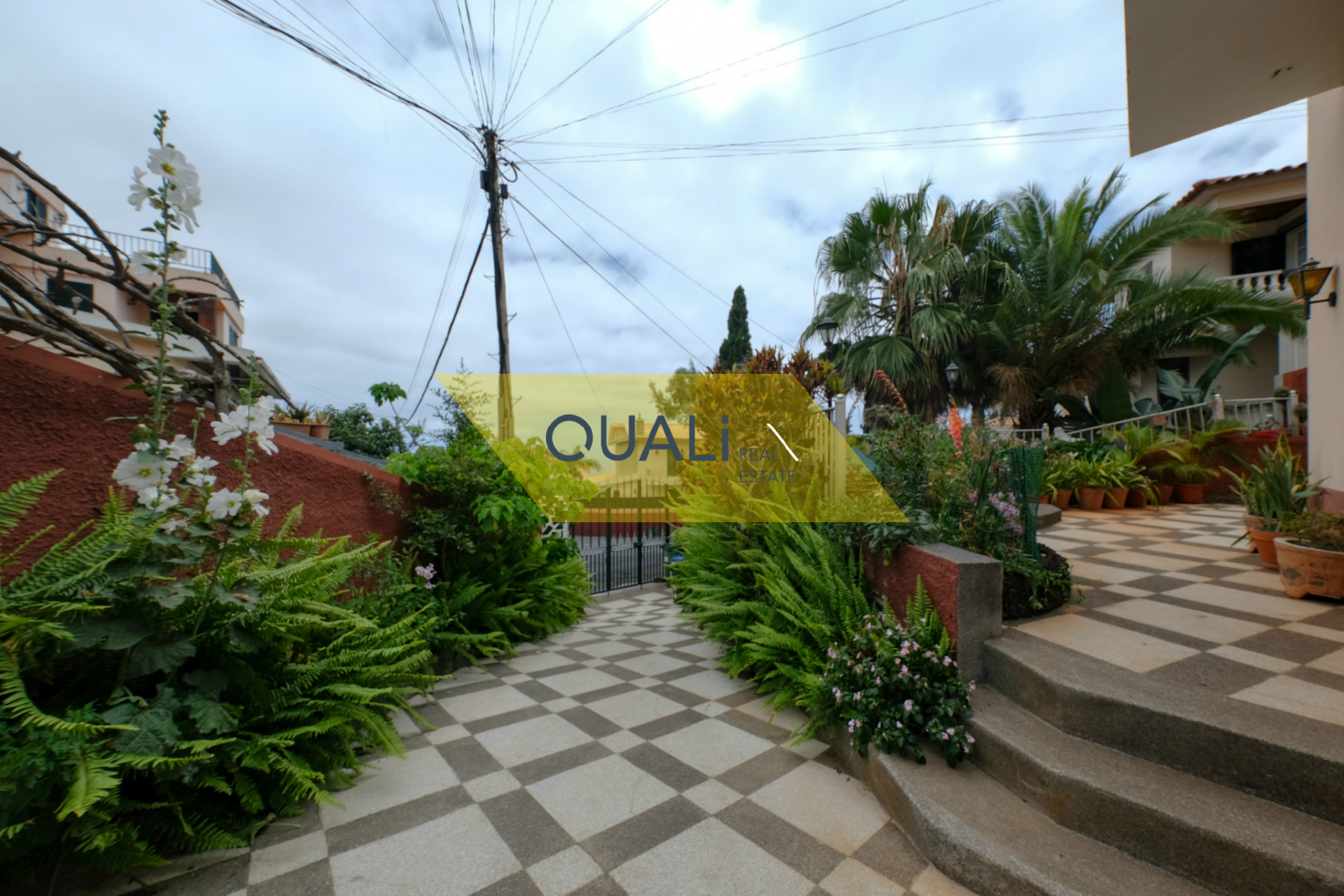  Fabulous 7 Bedroom Villa in Monte- Funchal - Madeira Island € 420.000,00